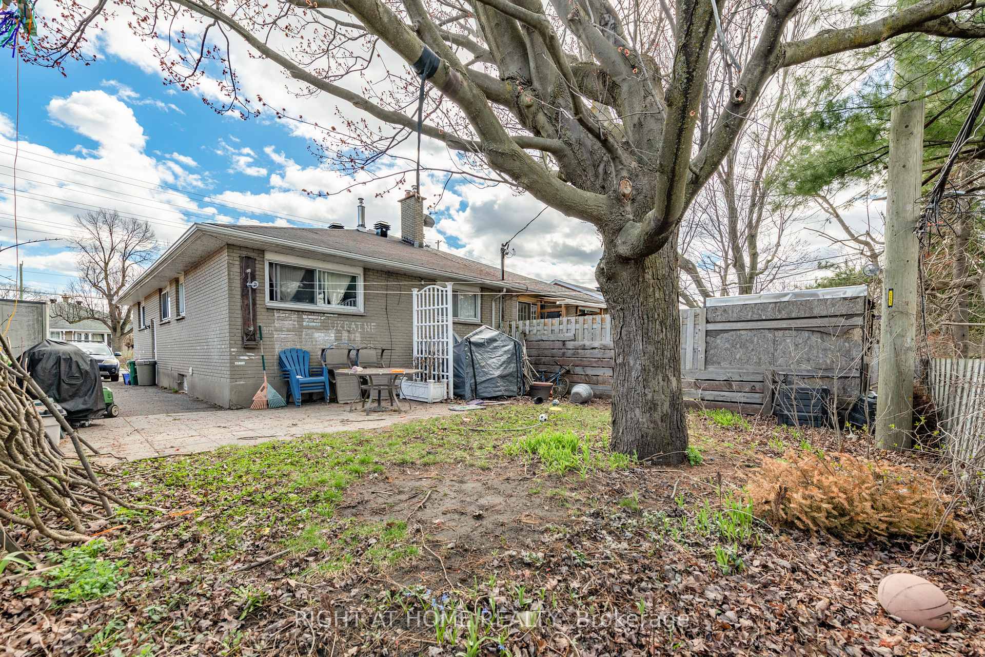 Photo 35 of 2421 Iris Street, Ottawa, Parkway Park — HOMEH