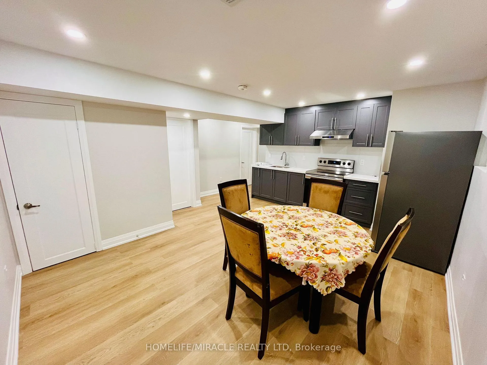 Photo 4 of 242 Diana Drive, Orillia — HOMEH