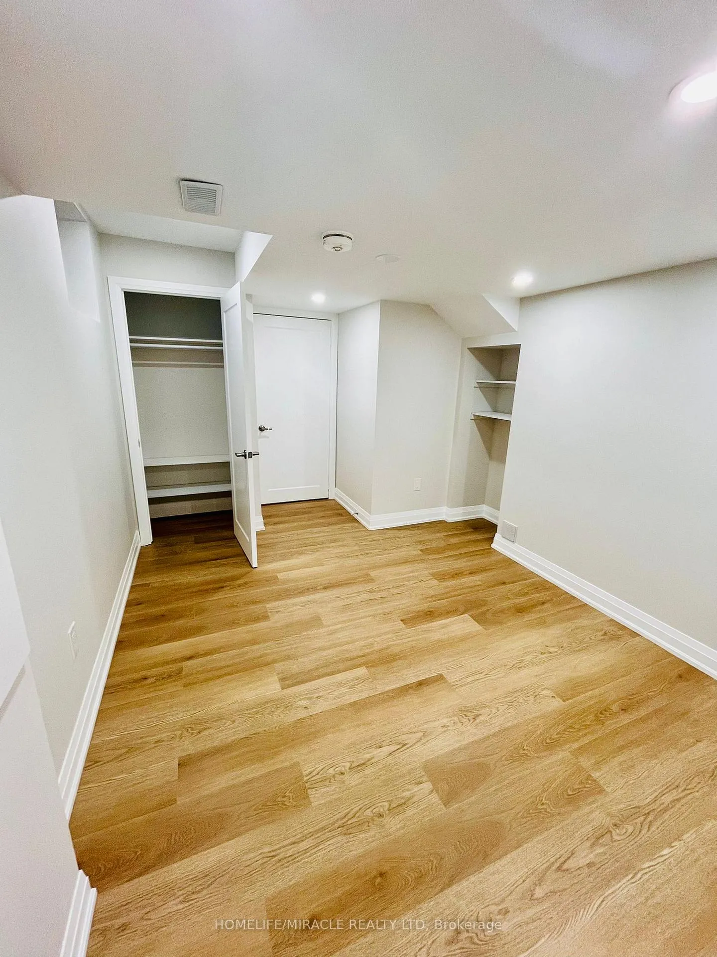 Photo 8 of 242 Diana Drive, Orillia — HOMEH
