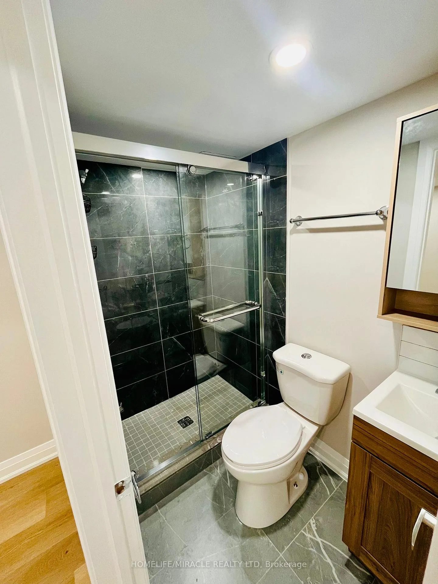 Photo 12 of 242 Diana Drive, Orillia — HOMEH