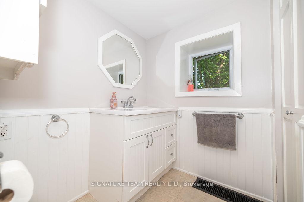 Photo 8 of 481 Snodrifters Road, North Algona Wilberforce, North Algona/Wilberforce Twp — HOMEH