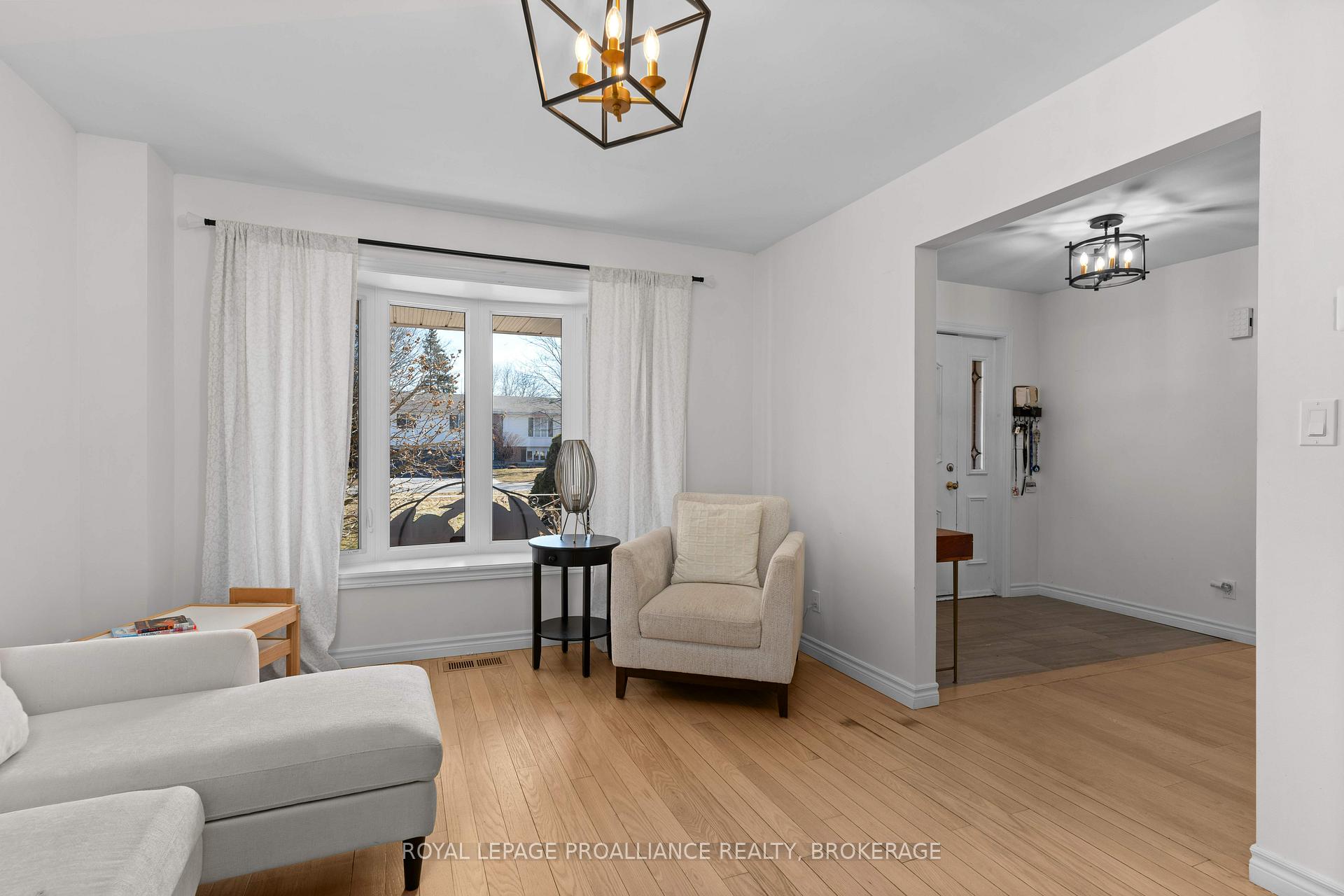 Photo 7 of 60 Point St. Mark Drive, Kingston, Kingston East (Incl Barret Crt) — HOMEH