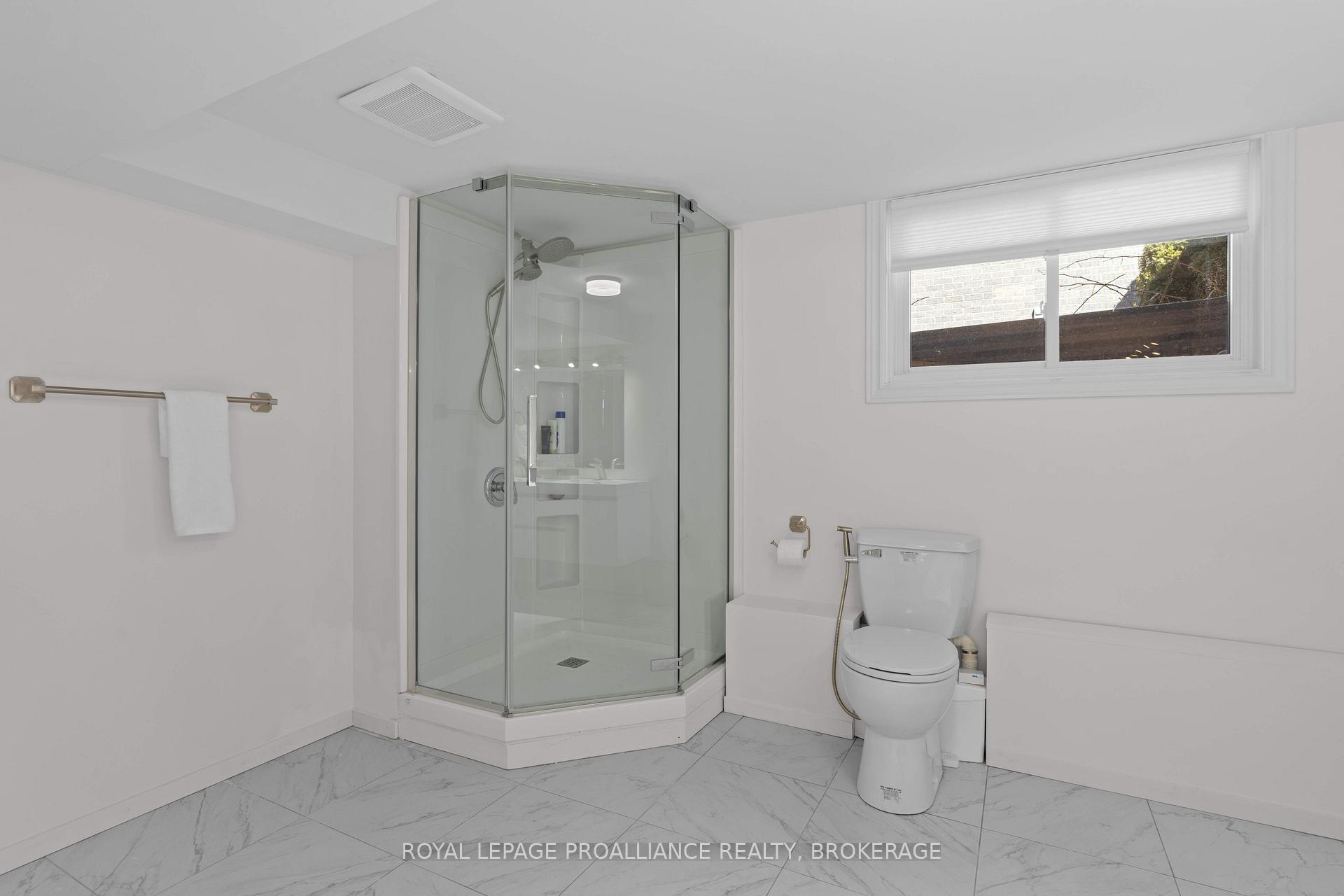 Photo 32 of 60 Point St. Mark Drive, Kingston, Kingston East (Incl Barret Crt) — HOMEH