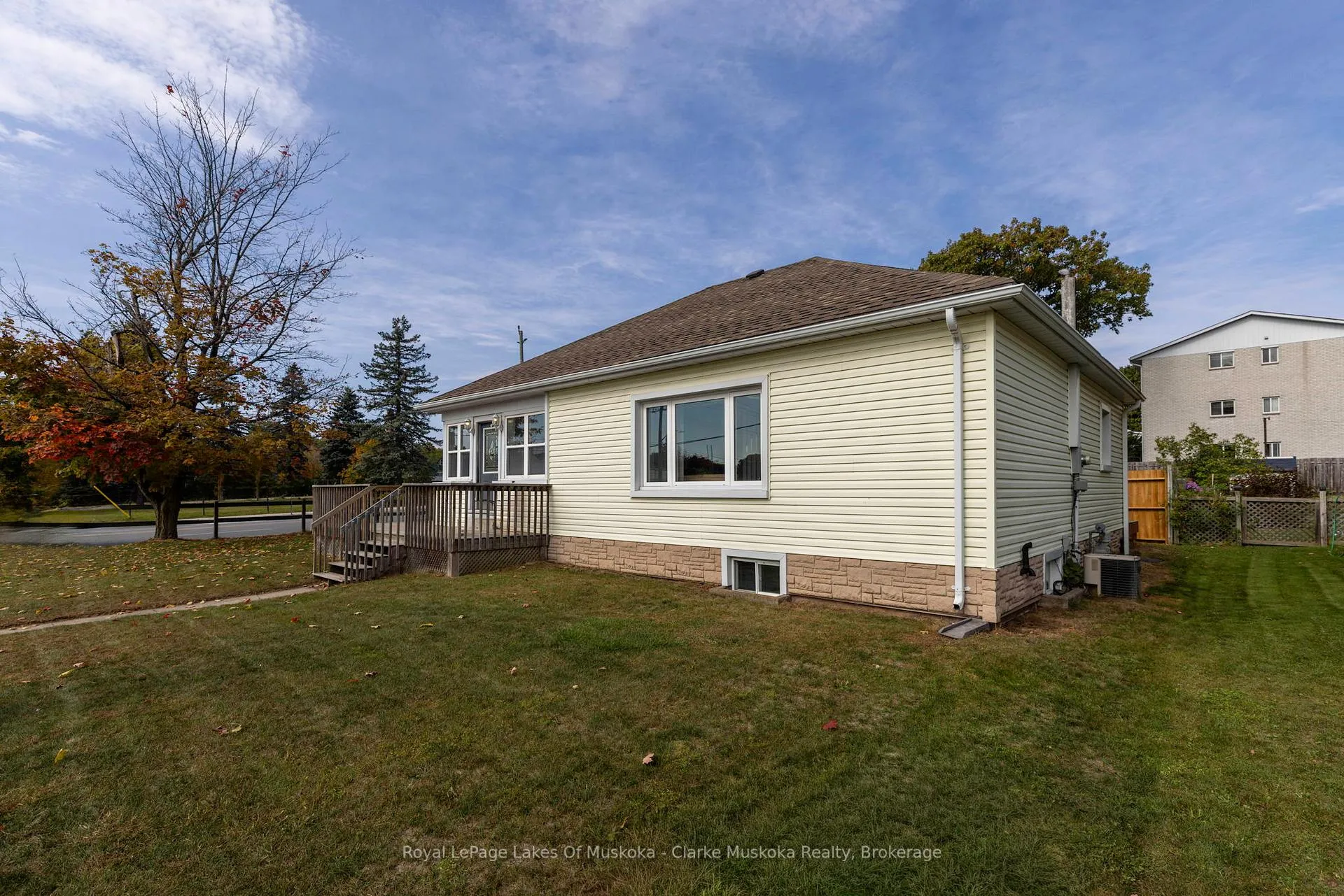 Photo 3 of 57 Cascade Street, Parry Sound — HOMEH