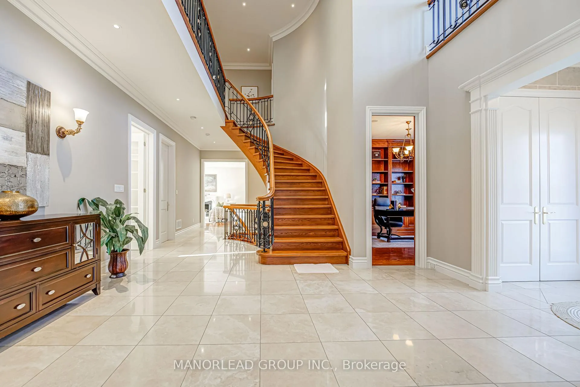 Photo 5 of 87 Arnold Avenue, Vaughan, Crestwood-Springfarm-Yorkhill — HOMEH