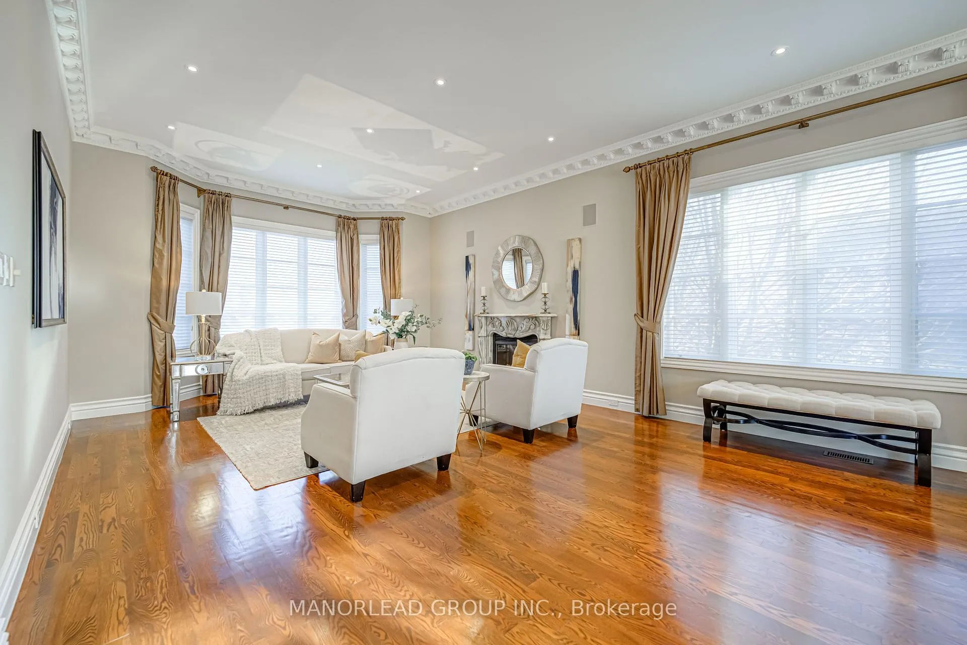 Photo 8 of 87 Arnold Avenue, Vaughan, Crestwood-Springfarm-Yorkhill — HOMEH