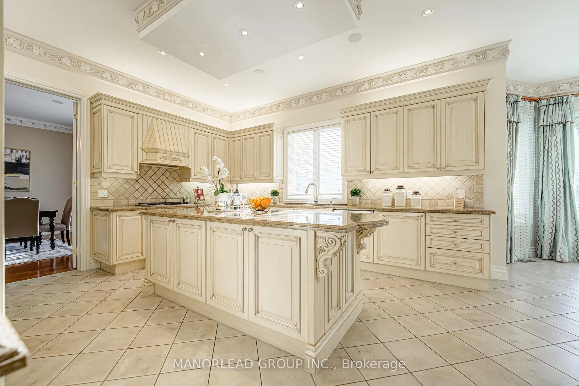 Photo 12 of 87 Arnold Avenue, Vaughan, Crestwood-Springfarm-Yorkhill — HOMEH