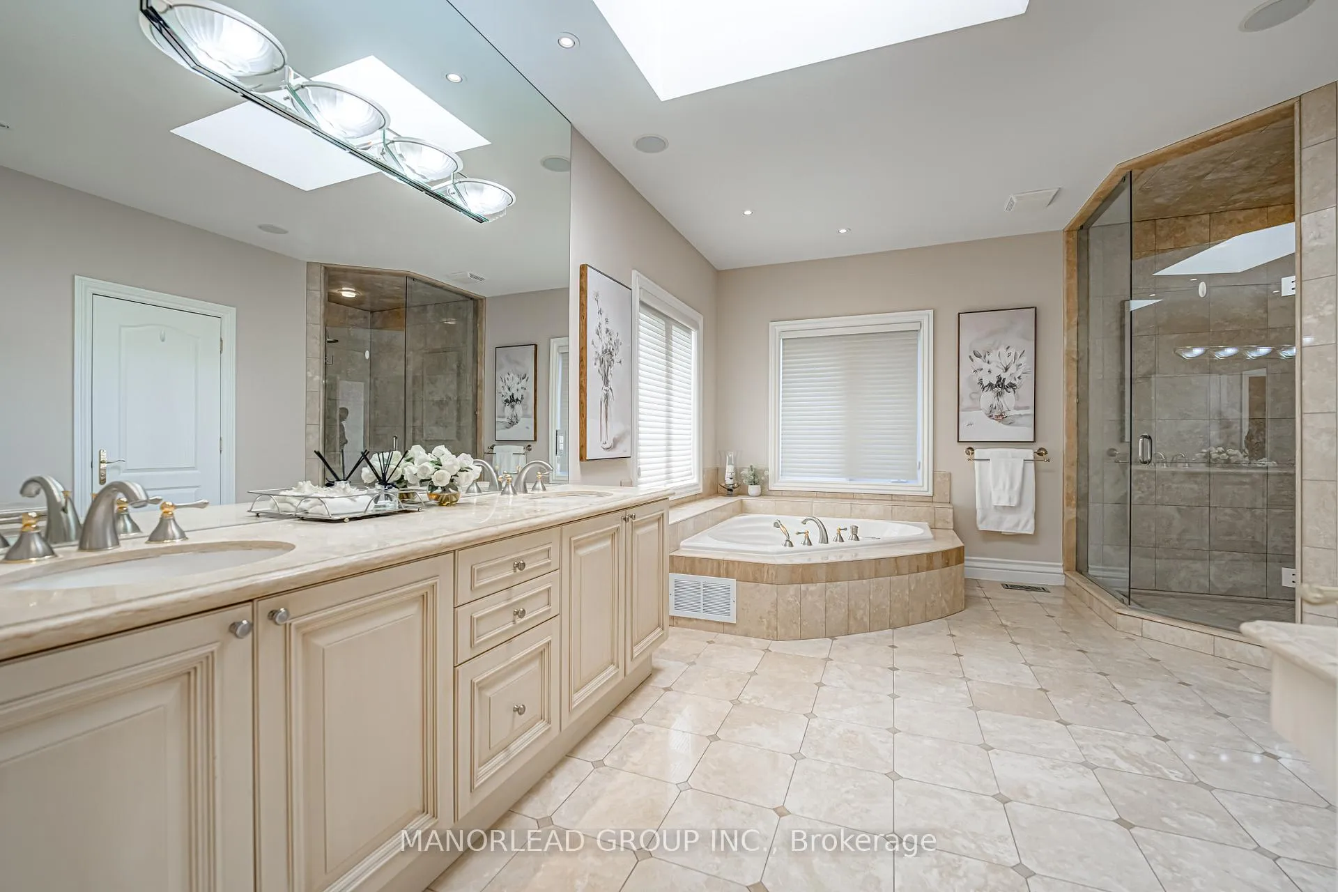 Photo 23 of 87 Arnold Avenue, Vaughan, Crestwood-Springfarm-Yorkhill — HOMEH