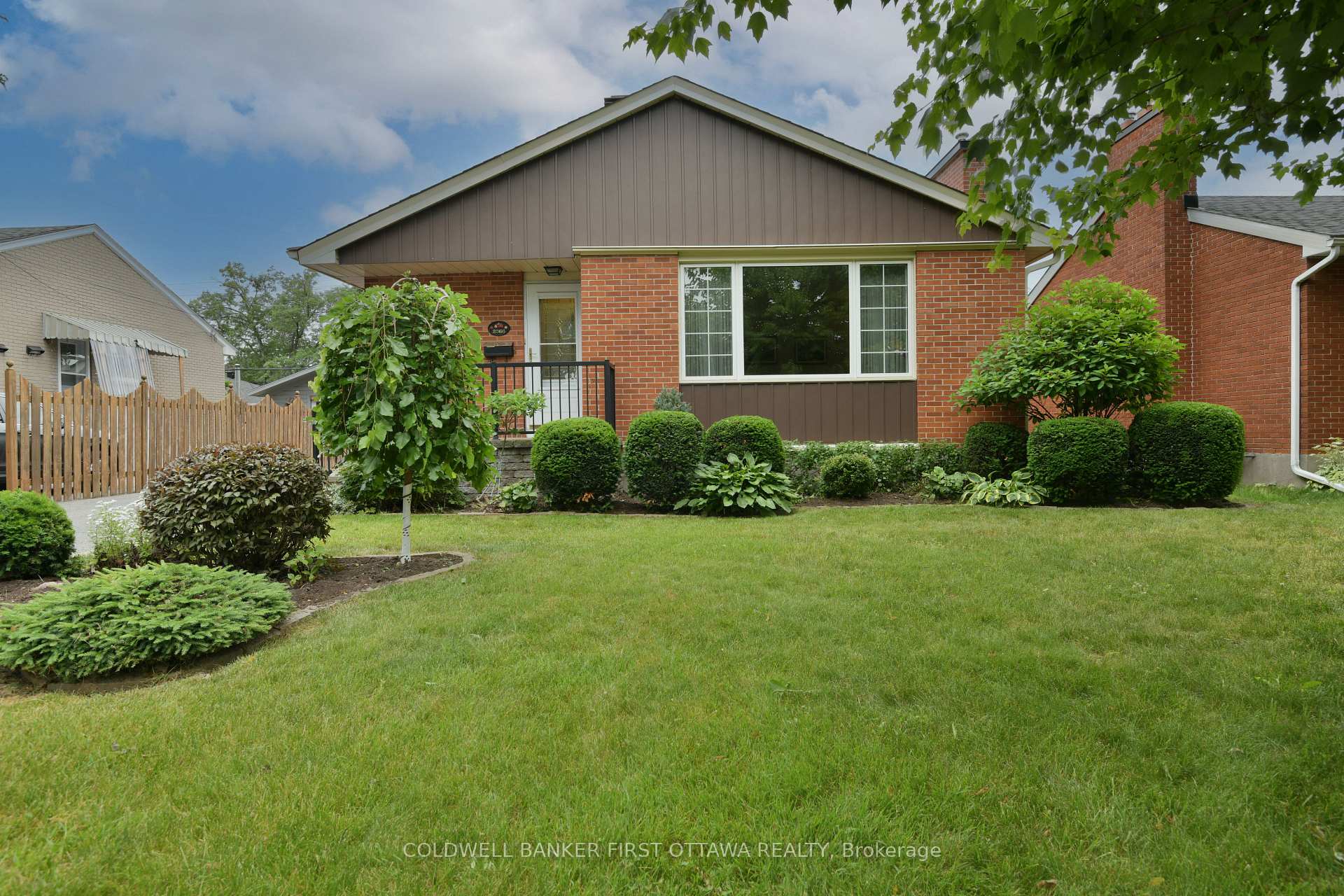 Photo 4 of 2366 Drury Lane, Ottawa, Parkway Park — HOMEH