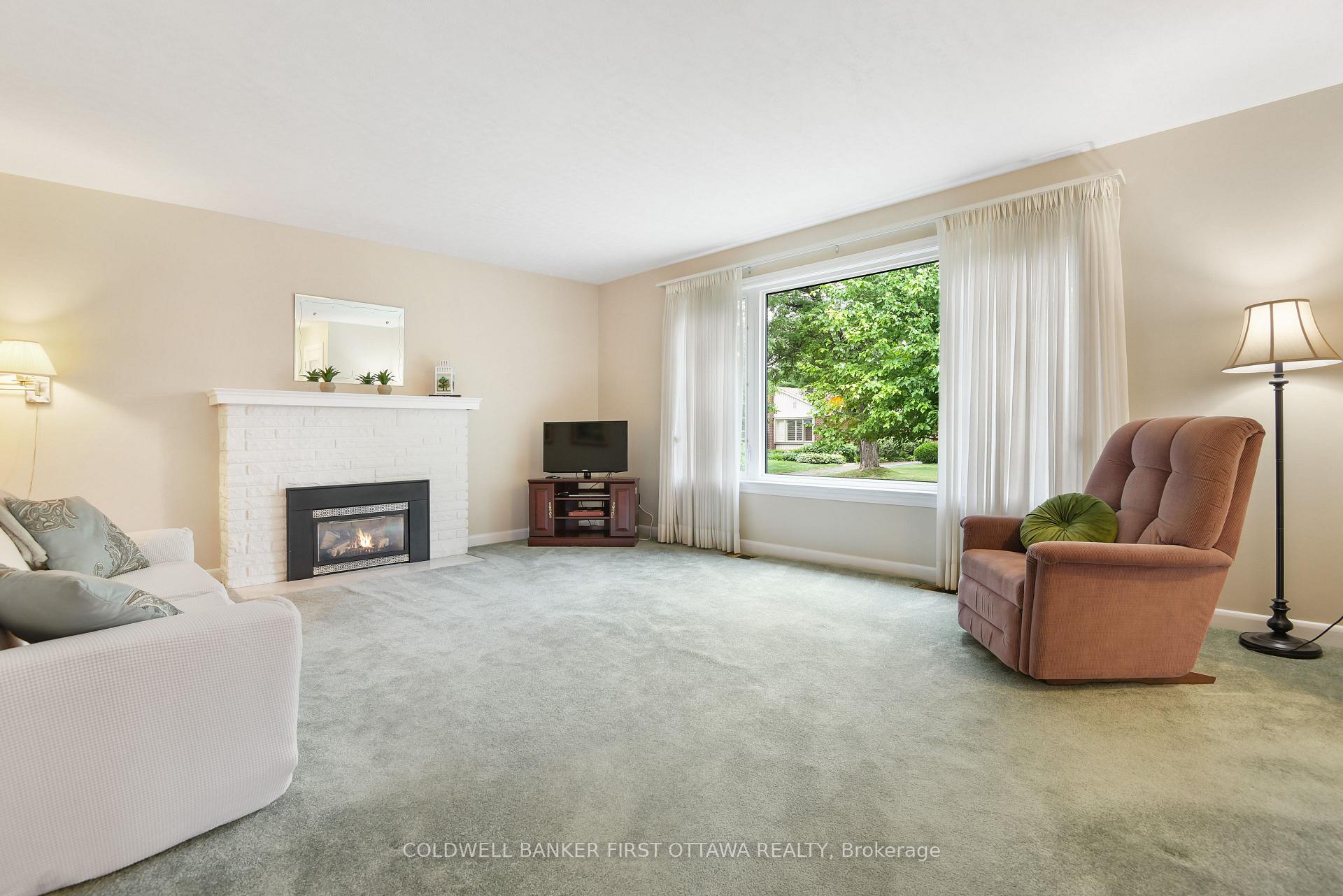 Photo 6 of 2366 Drury Lane, Ottawa, Parkway Park — HOMEH