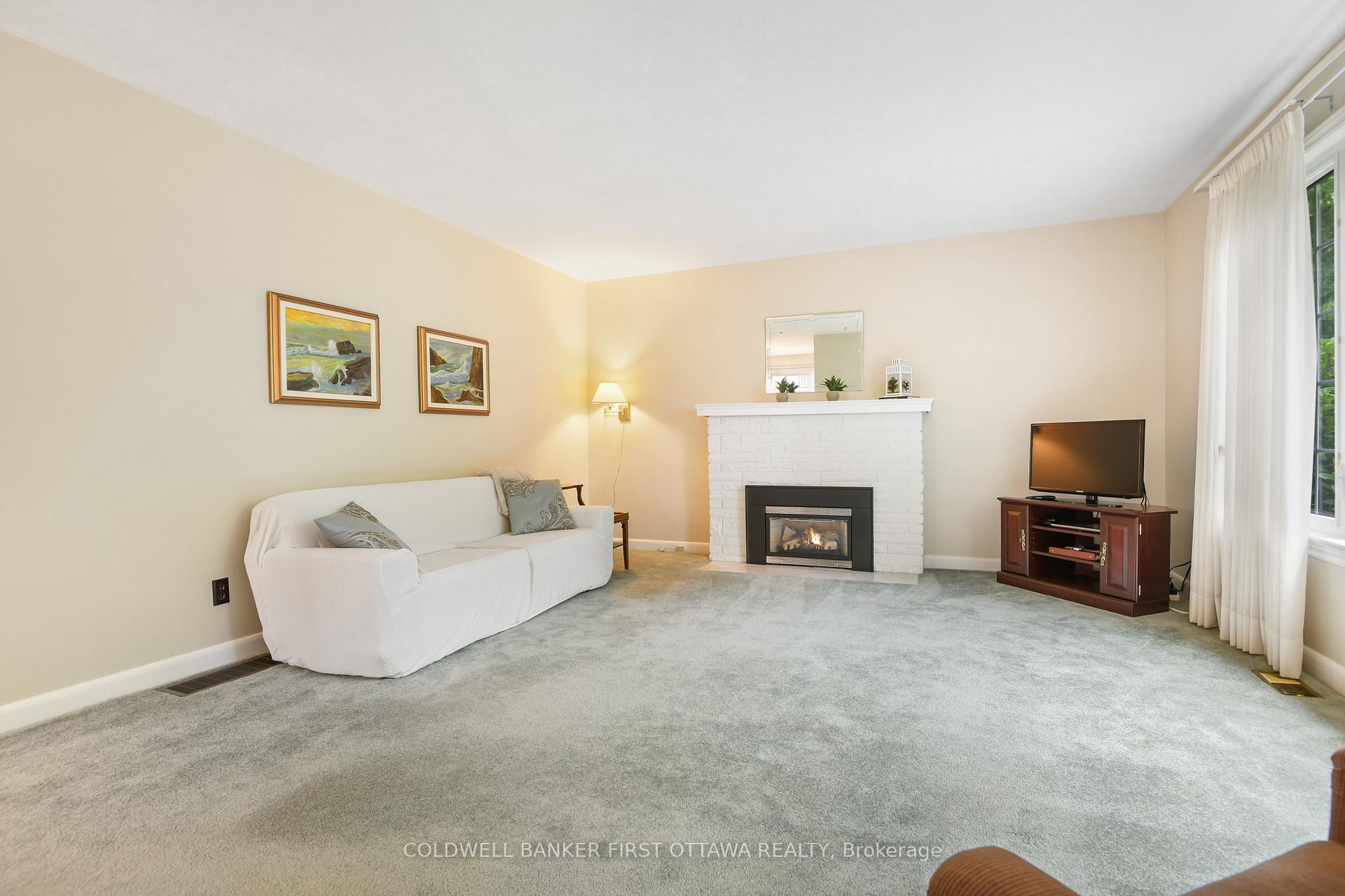 Photo 7 of 2366 Drury Lane, Ottawa, Parkway Park — HOMEH