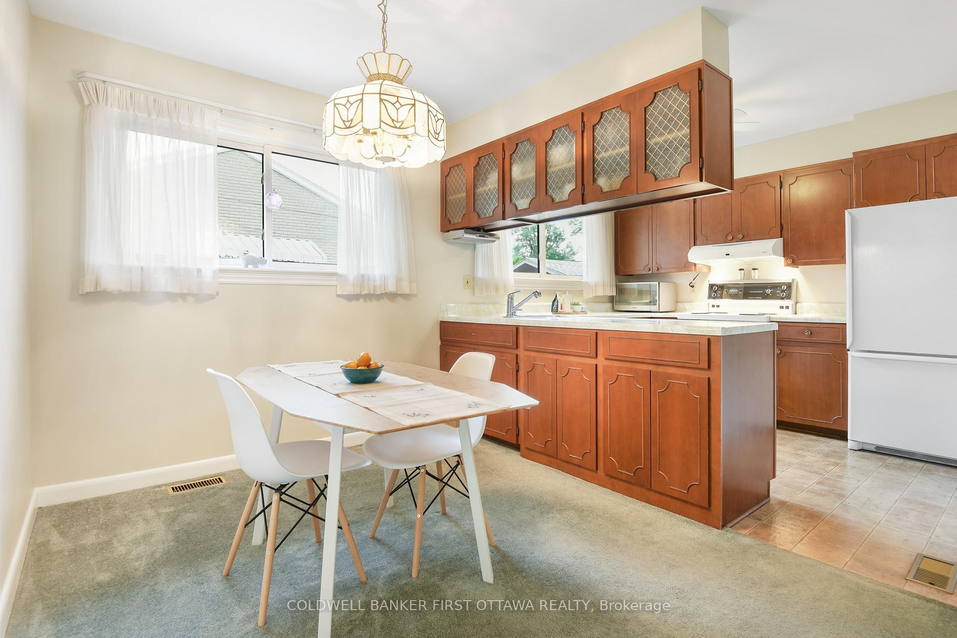 Photo 9 of 2366 Drury Lane, Ottawa, Parkway Park — HOMEH