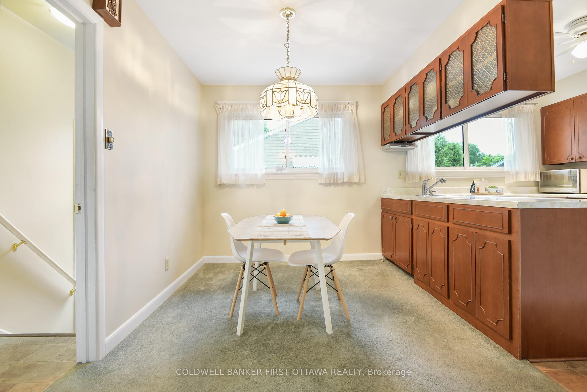 Photo 10 of 2366 Drury Lane, Ottawa, Parkway Park — HOMEH