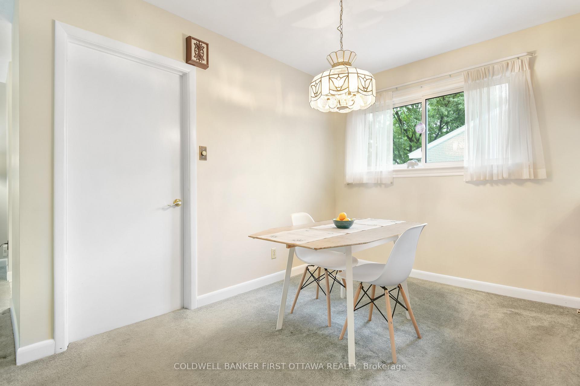 Photo 11 of 2366 Drury Lane, Ottawa, Parkway Park — HOMEH