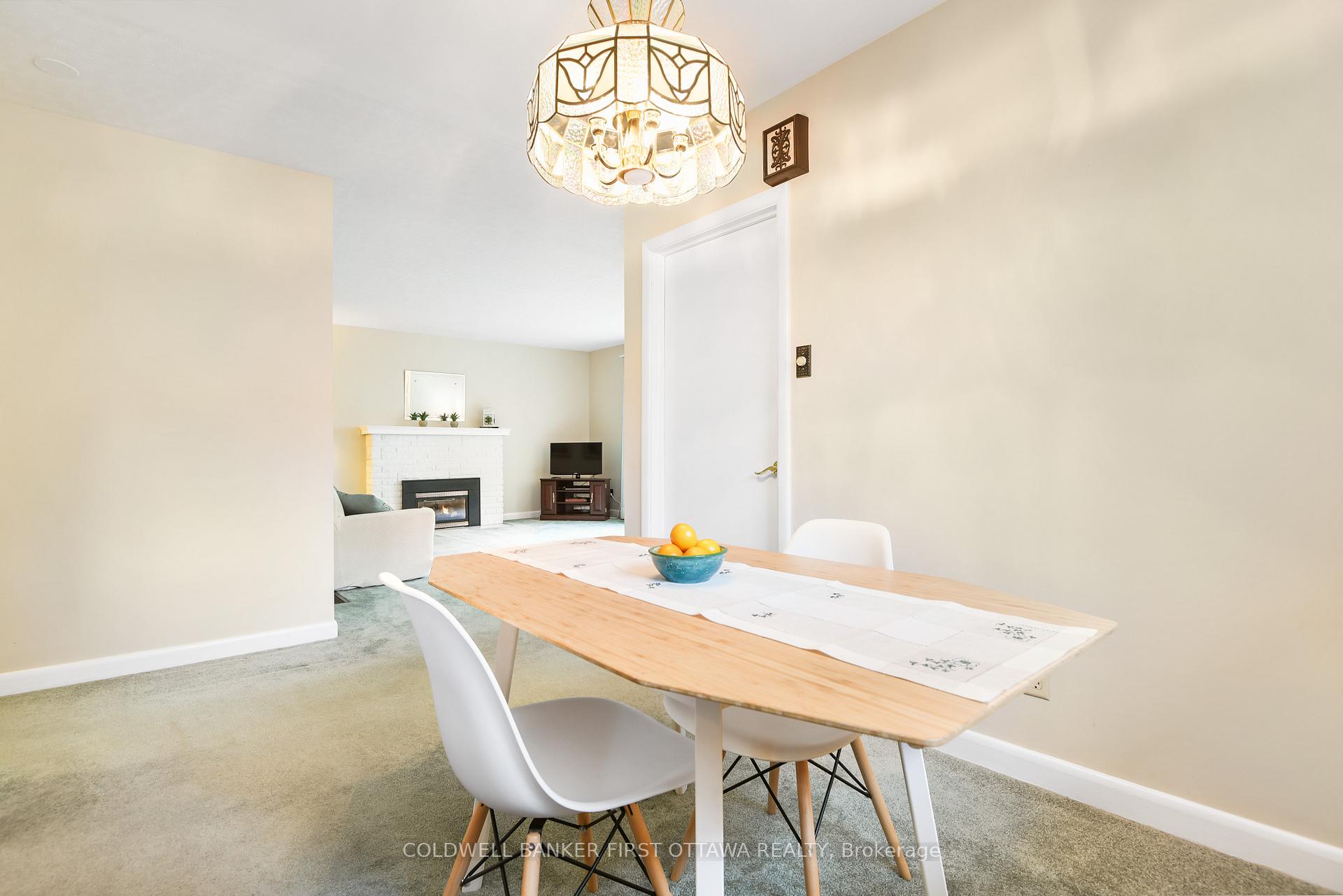 Photo 12 of 2366 Drury Lane, Ottawa, Parkway Park — HOMEH