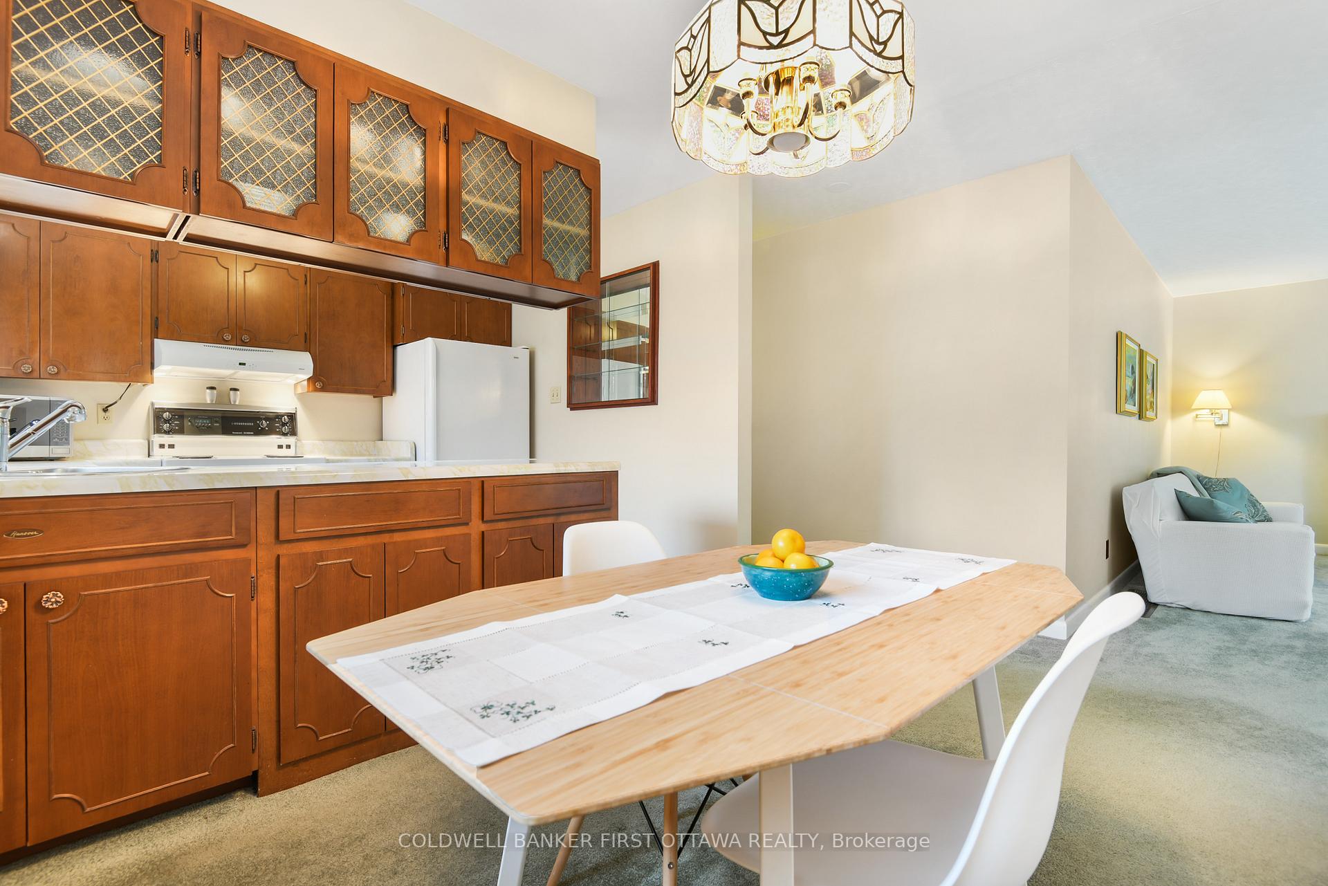 Photo 13 of 2366 Drury Lane, Ottawa, Parkway Park — HOMEH