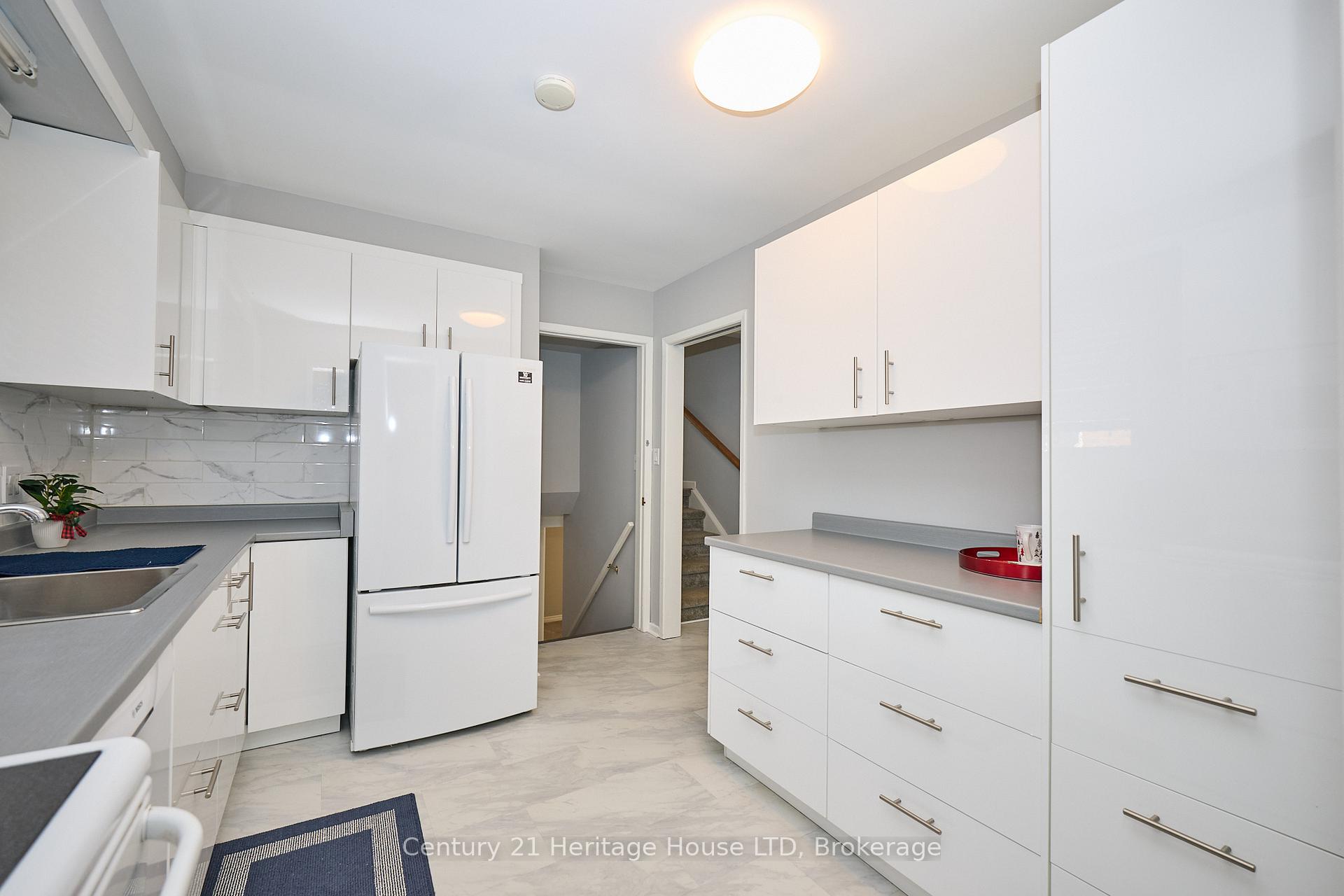 Photo 11 of 3810 Orlando Drive, Niagara Falls, Church's Lane — HOMEH