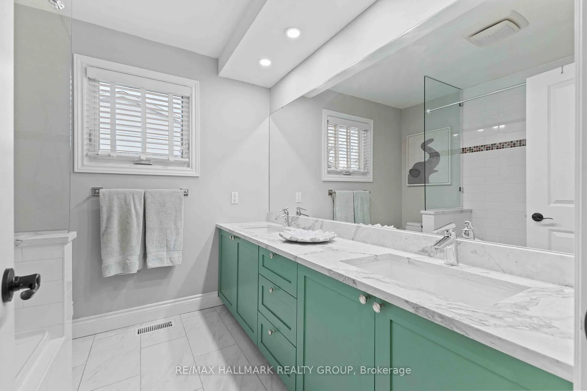 Photo 100 of 2006 Hollybrook Crescent, Ottawa, Beacon Hill North — HOMEH