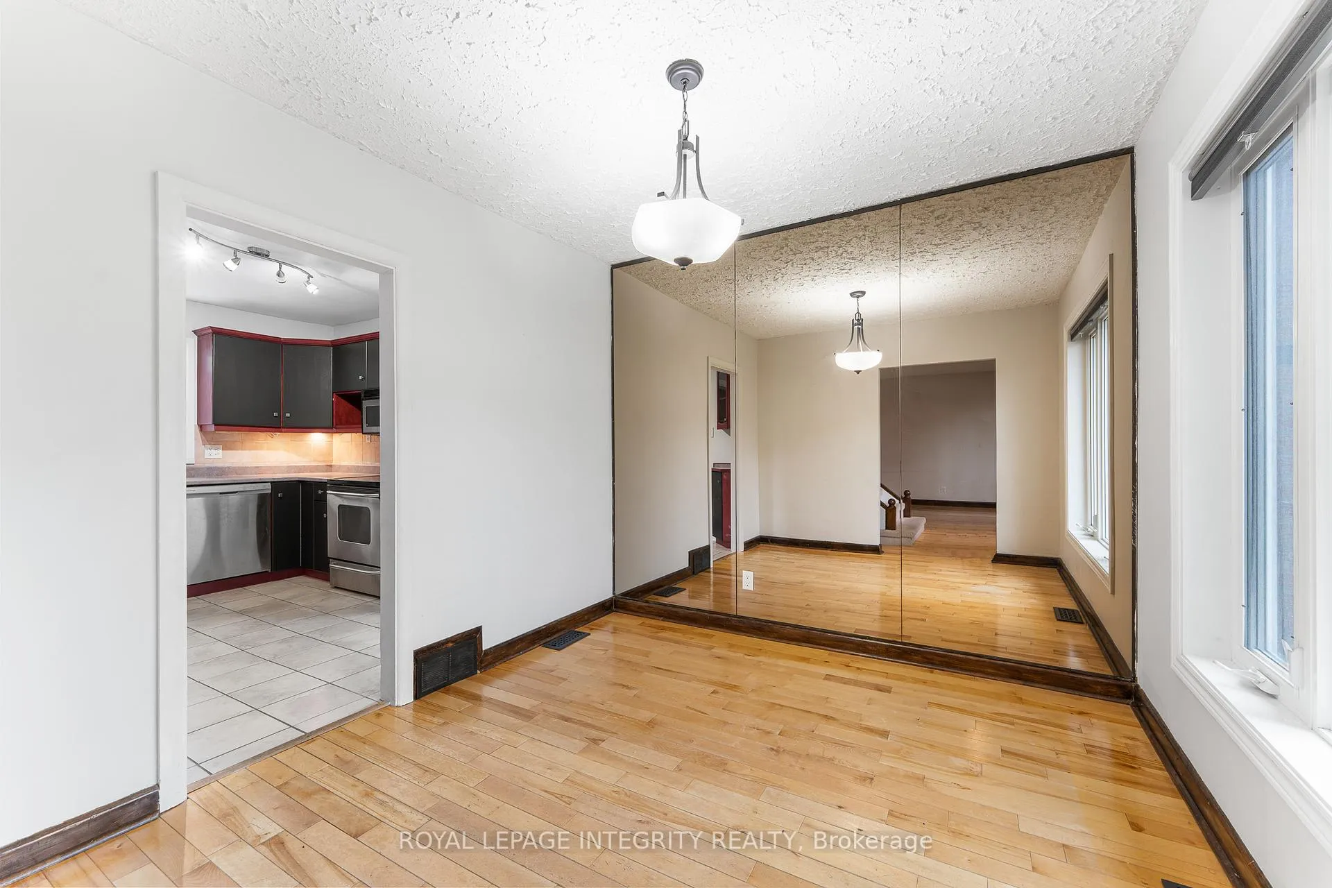 Photo 9 of 166 Prince Albert Street, Ottawa, Overbrook/Castle Heights — HOMEH