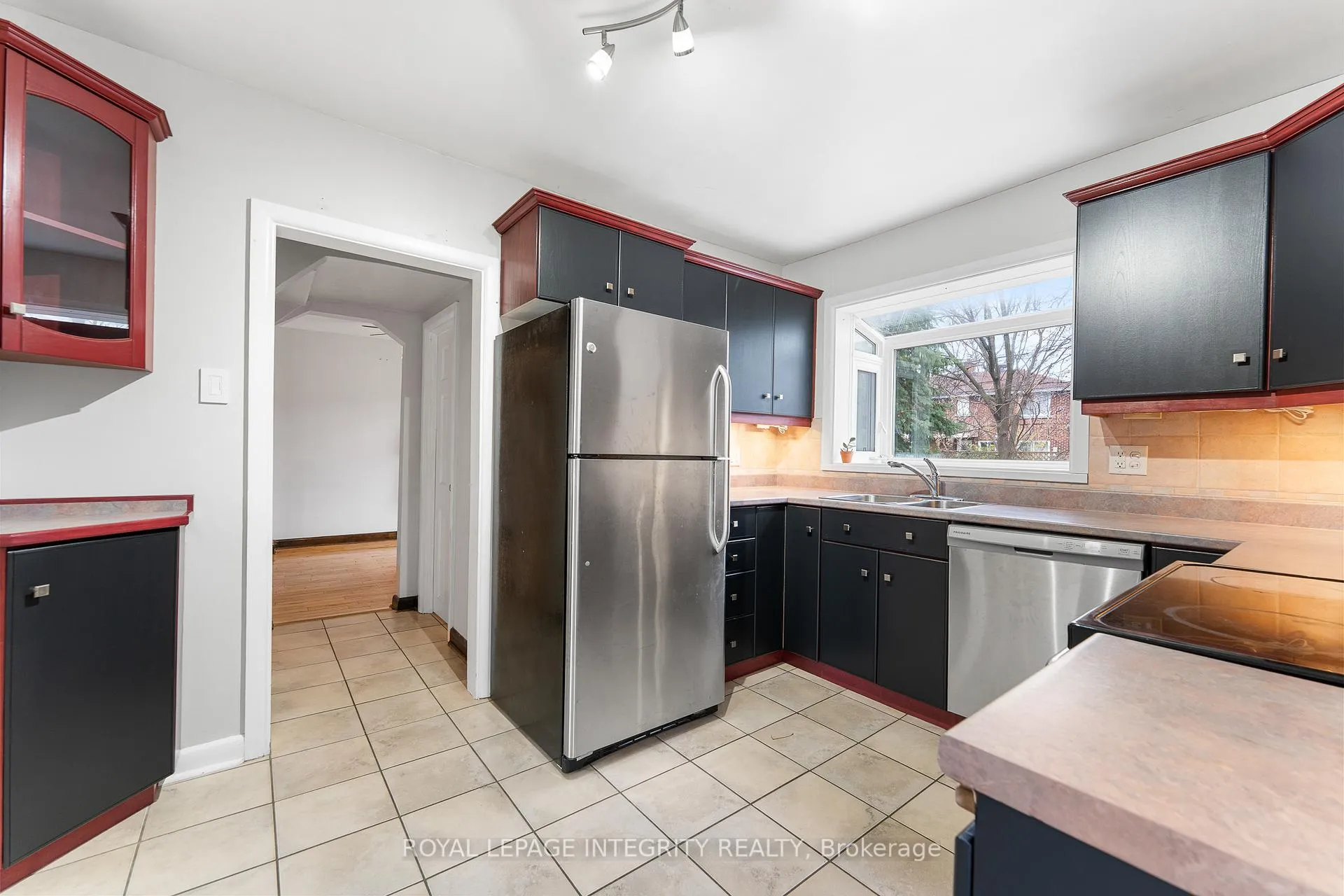 Photo 11 of 166 Prince Albert Street, Ottawa, Overbrook/Castle Heights — HOMEH
