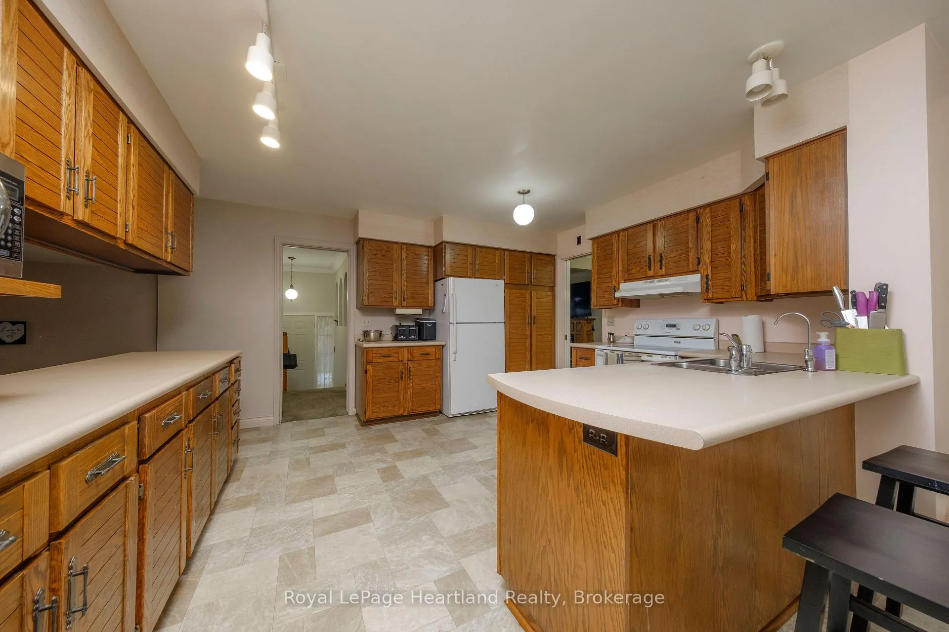Photo 6 of 5 Remington Drive, North Huron, Wingham — HOMEH
