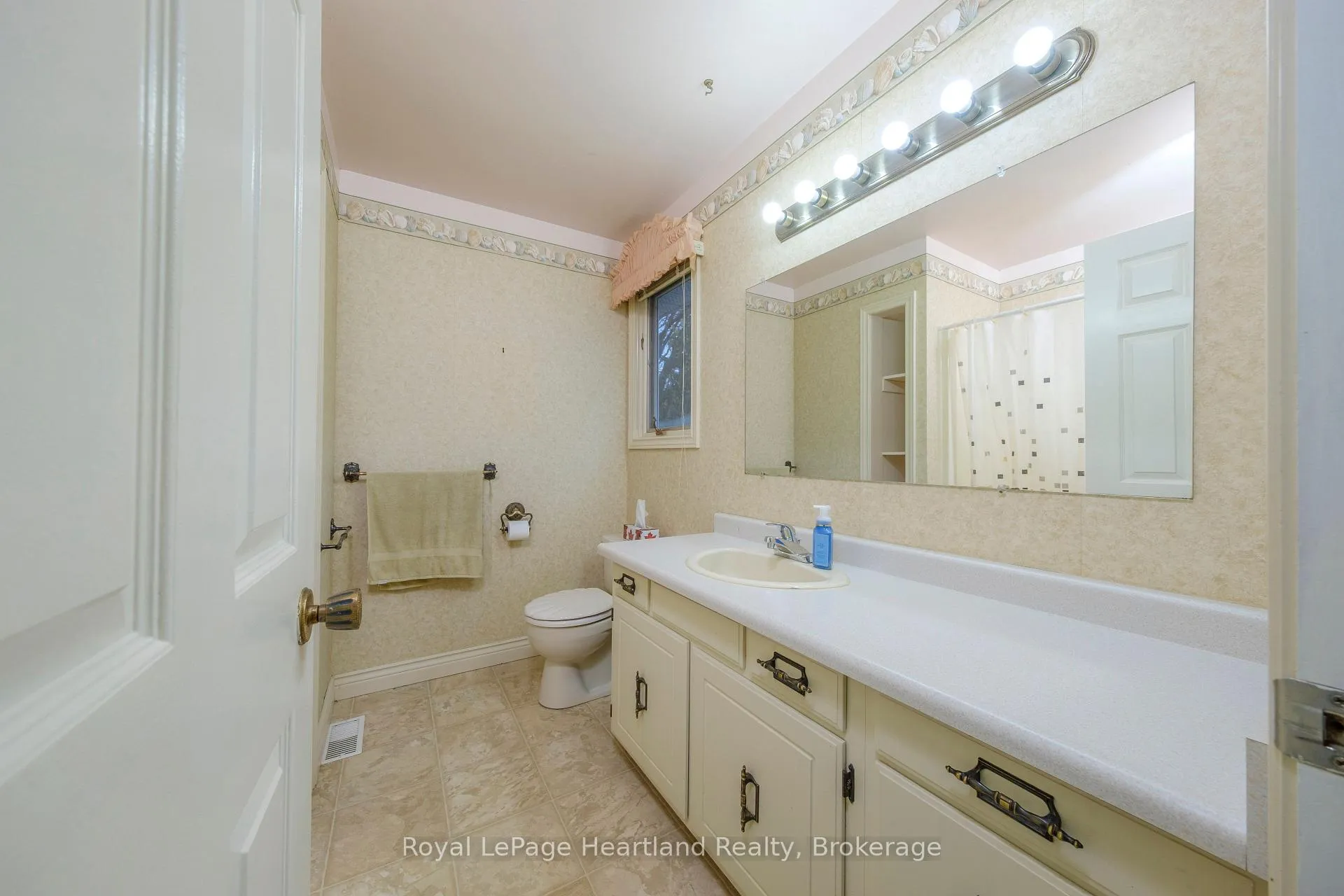 Photo 14 of 5 Remington Drive, North Huron, Wingham — HOMEH