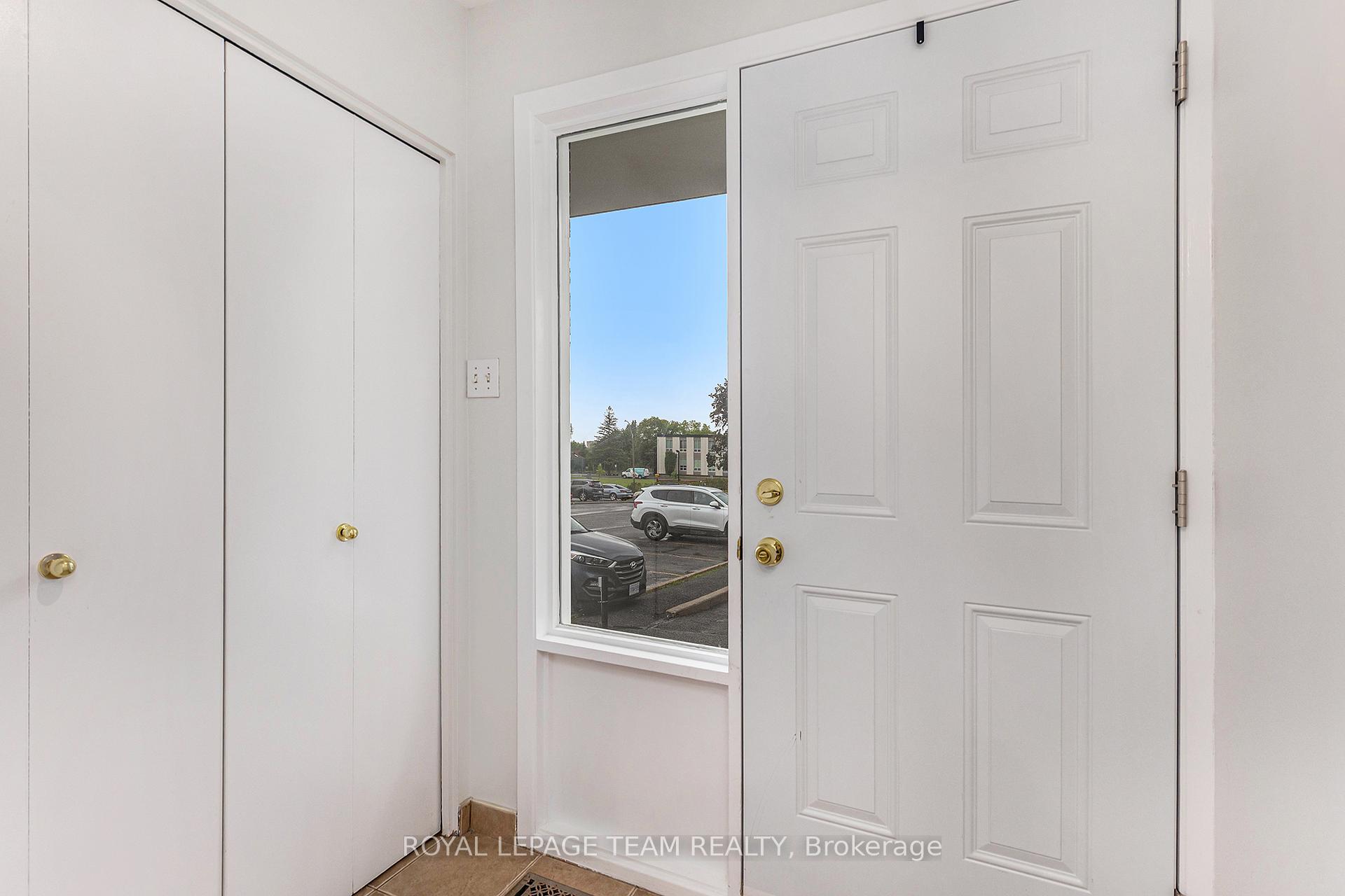 Photo 5 of 1302 Cornell Street, Ottawa, Redwood Park — HOMEH