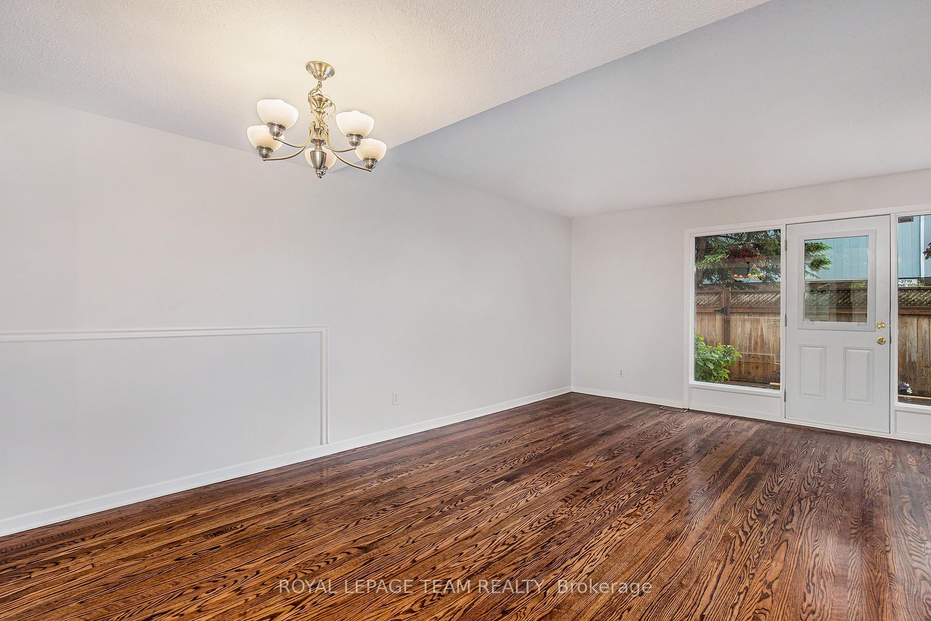 Photo 7 of 1302 Cornell Street, Ottawa, Redwood Park — HOMEH