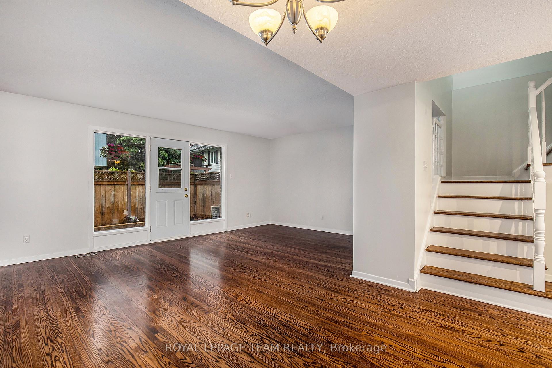 Photo 8 of 1302 Cornell Street, Ottawa, Redwood Park — HOMEH