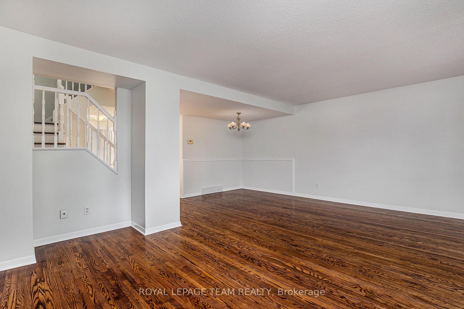 Photo 10 of 1302 Cornell Street, Ottawa, Redwood Park — HOMEH