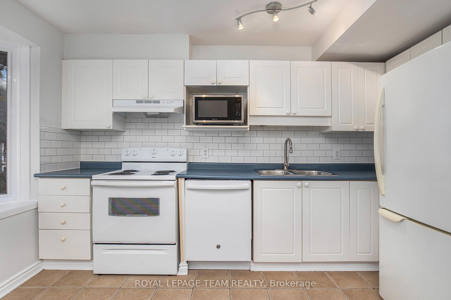 Photo 13 of 1302 Cornell Street, Ottawa, Redwood Park — HOMEH