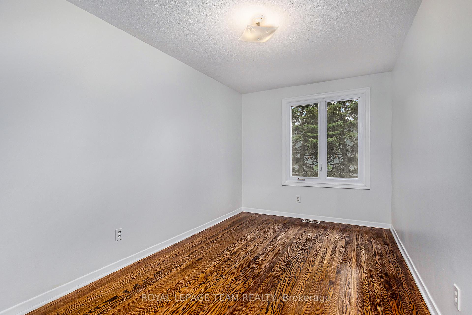 Photo 16 of 1302 Cornell Street, Ottawa, Redwood Park — HOMEH