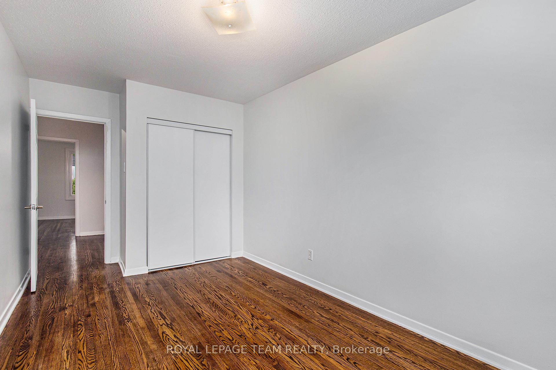 Photo 17 of 1302 Cornell Street, Ottawa, Redwood Park — HOMEH