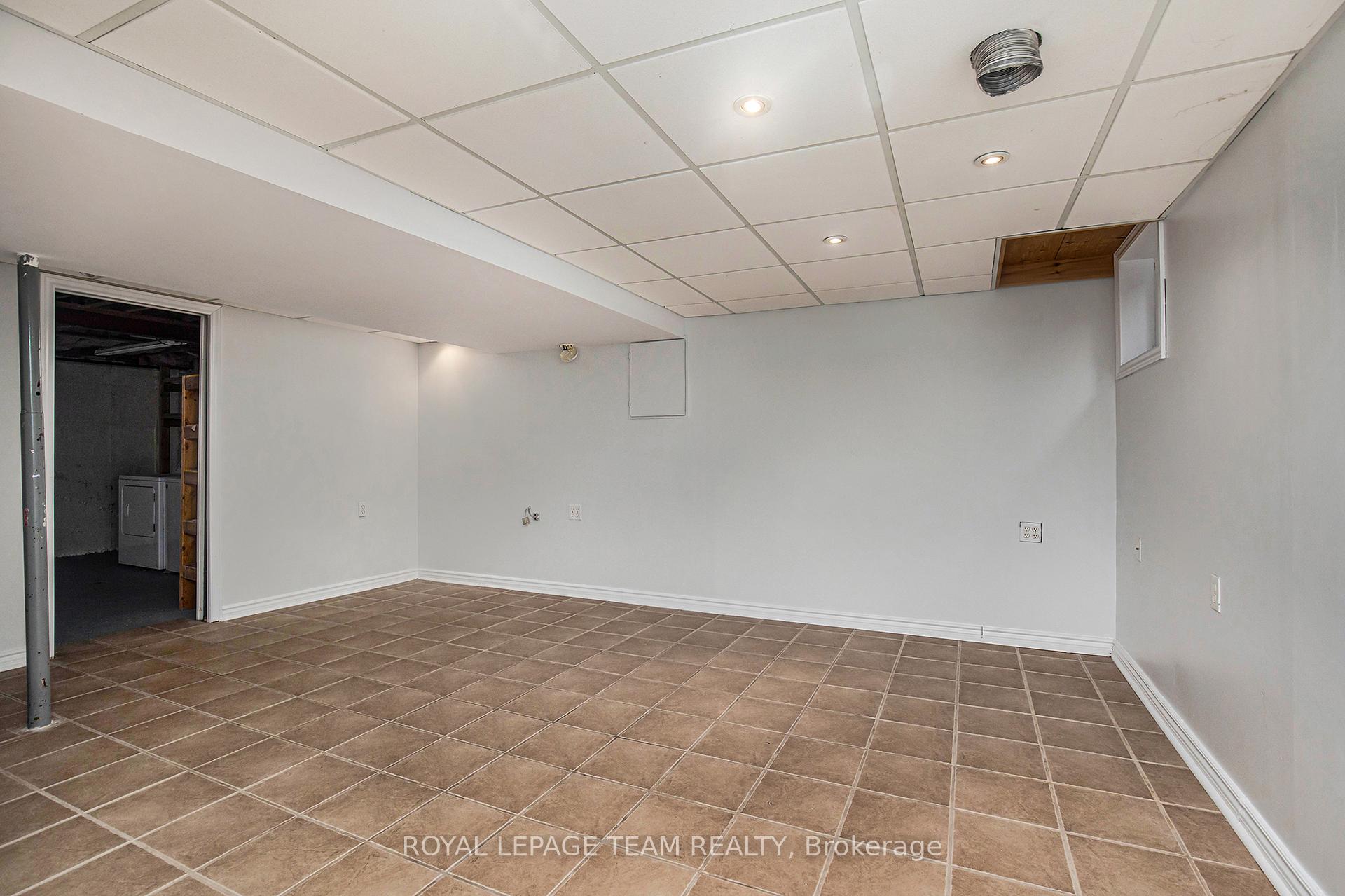 Photo 23 of 1302 Cornell Street, Ottawa, Redwood Park — HOMEH