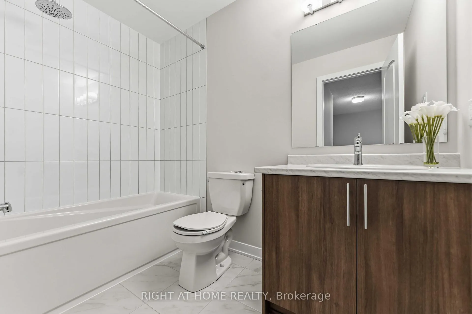 Photo 18 of 290 Les Emmerson Drive, Ottawa, Barrhaven - Heritage Park — HOMEH