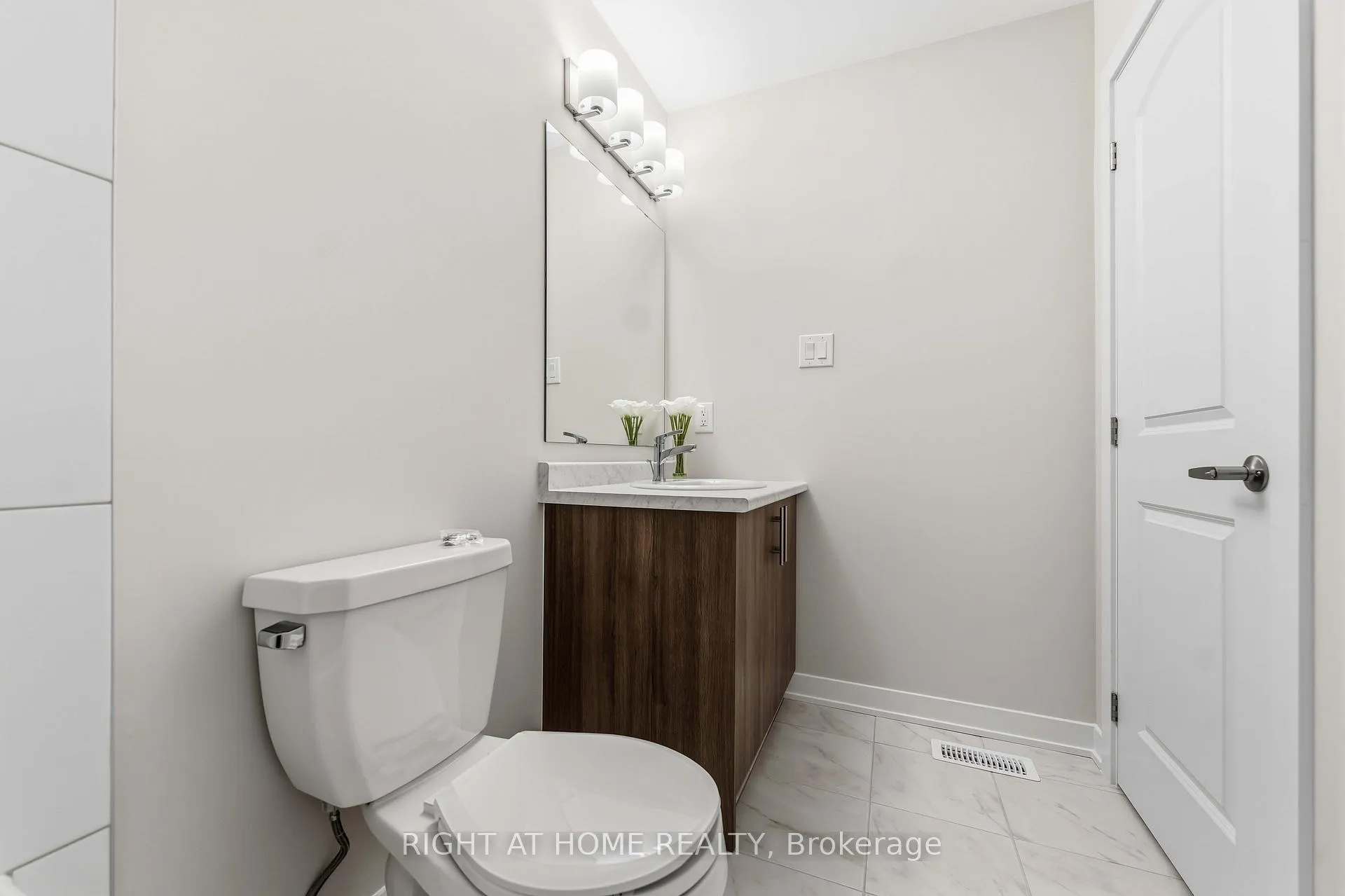 Photo 19 of 290 Les Emmerson Drive, Ottawa, Barrhaven - Heritage Park — HOMEH
