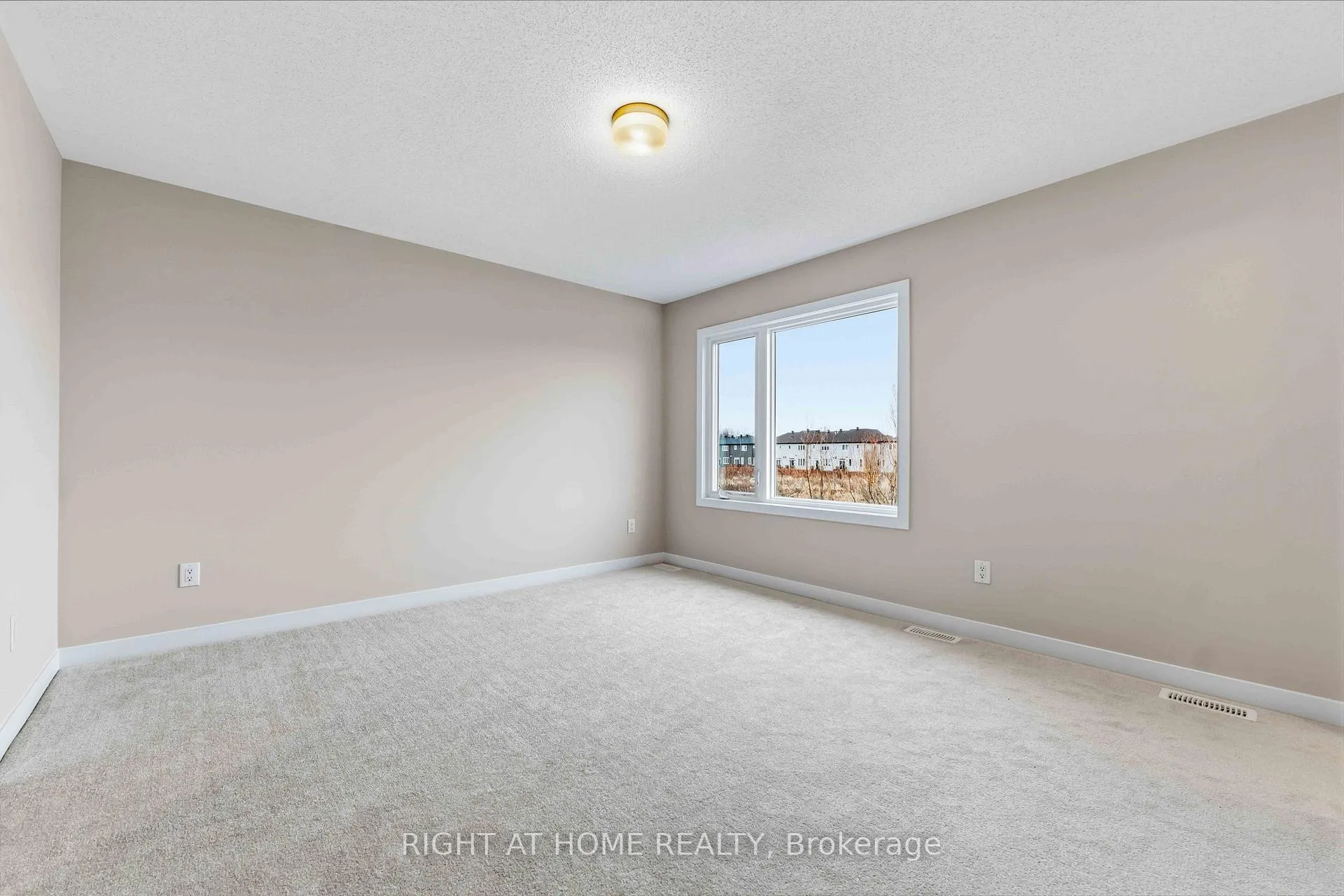 Photo 21 of 290 Les Emmerson Drive, Ottawa, Barrhaven - Heritage Park — HOMEH