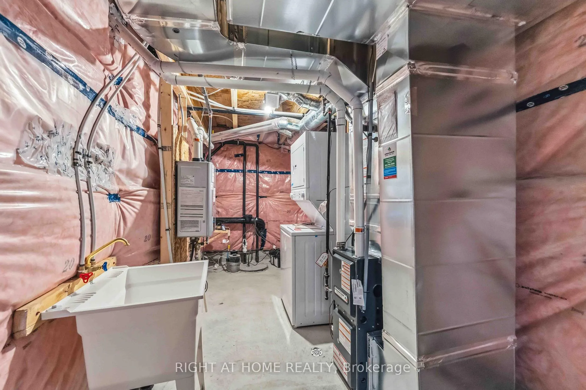 Photo 31 of 290 Les Emmerson Drive, Ottawa, Barrhaven - Heritage Park — HOMEH