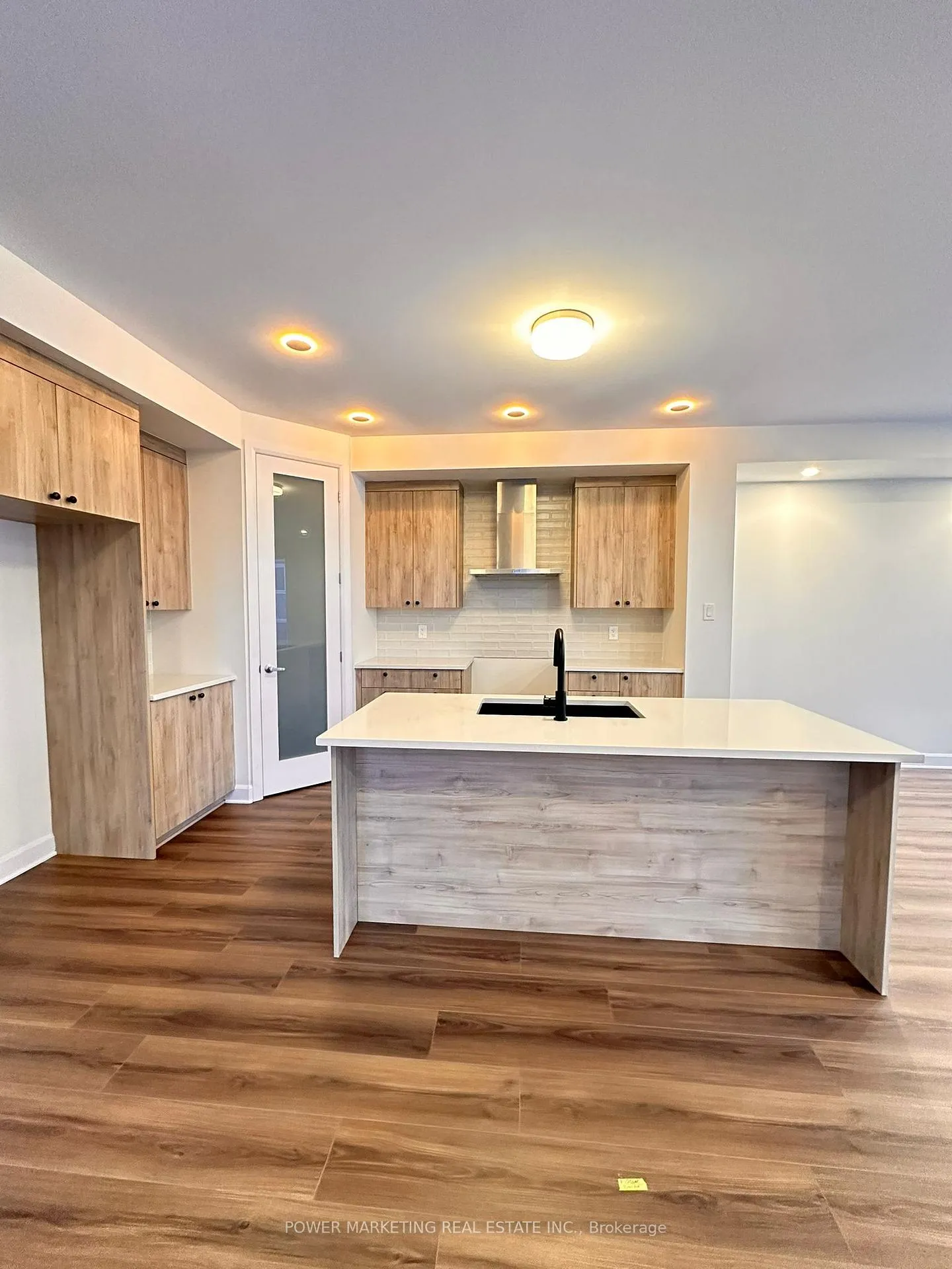 Photo 2 of 1028 Ventus Way, Ottawa, Chapel Hill South - Orleans Village — HOMEH