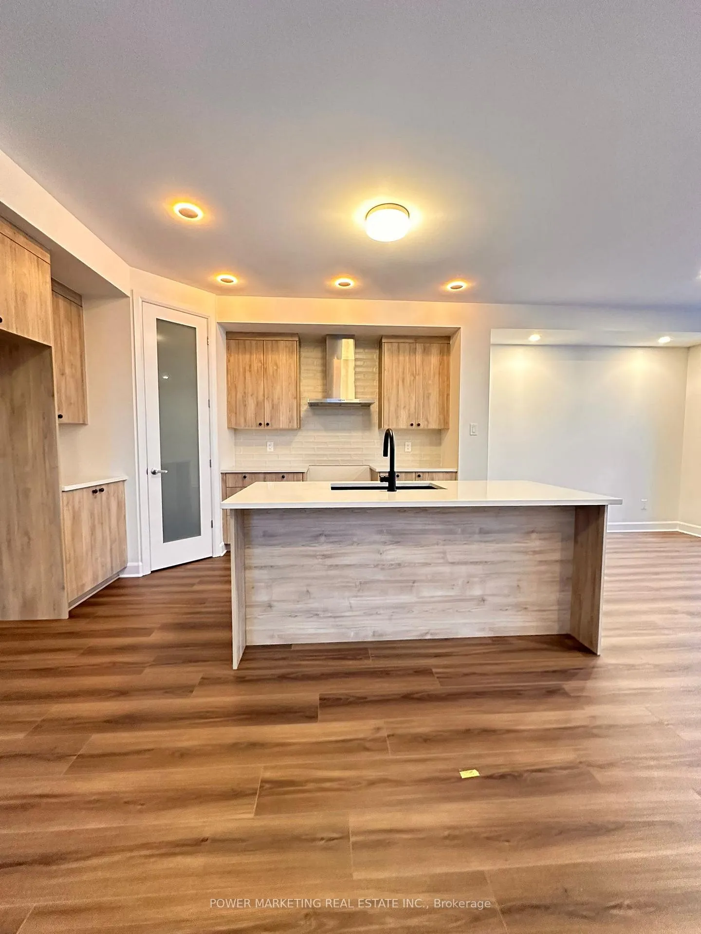 Photo 4 of 1028 Ventus Way, Ottawa, Chapel Hill South - Orleans Village — HOMEH