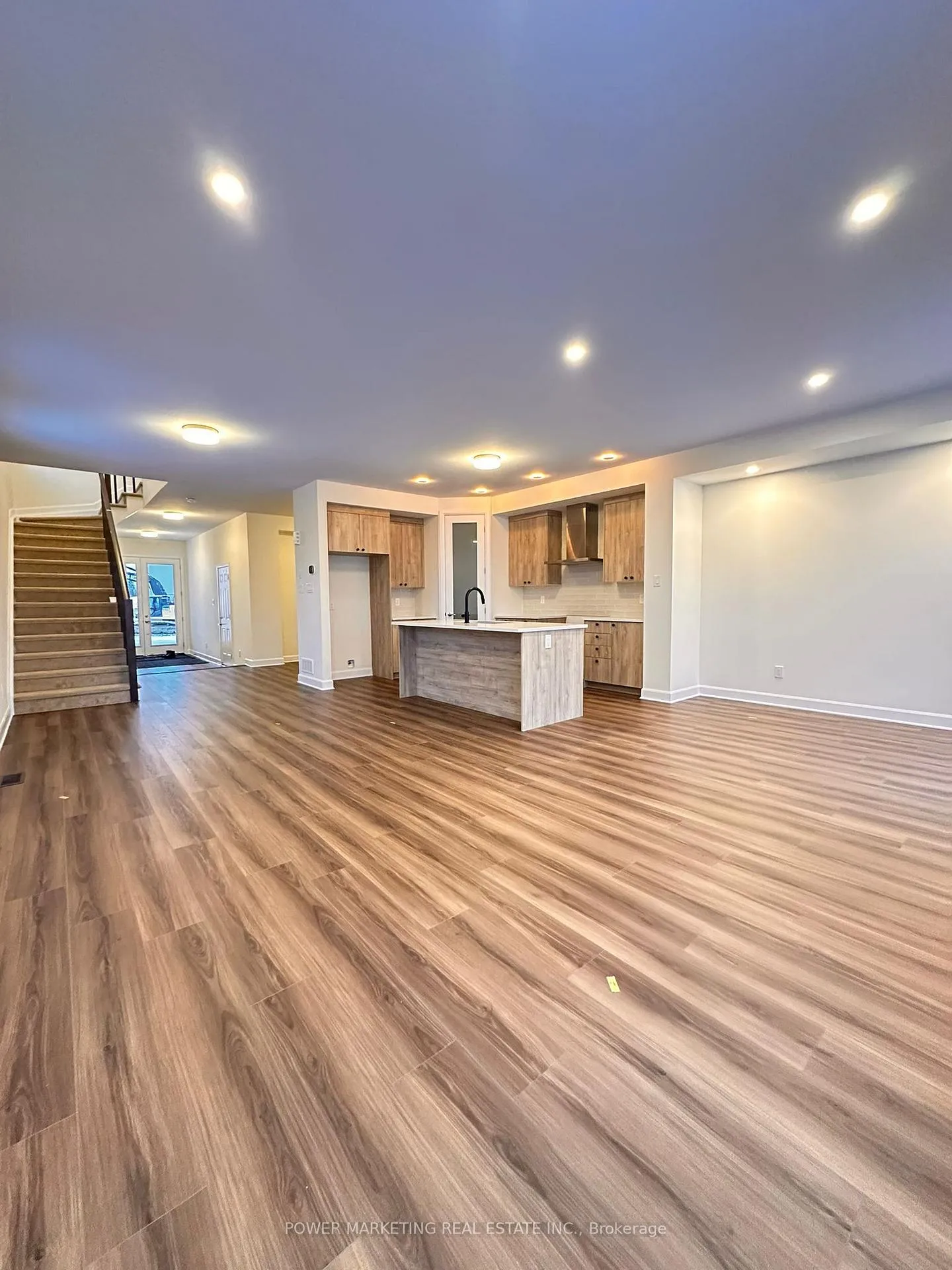 Photo 6 of 1028 Ventus Way, Ottawa, Chapel Hill South - Orleans Village — HOMEH