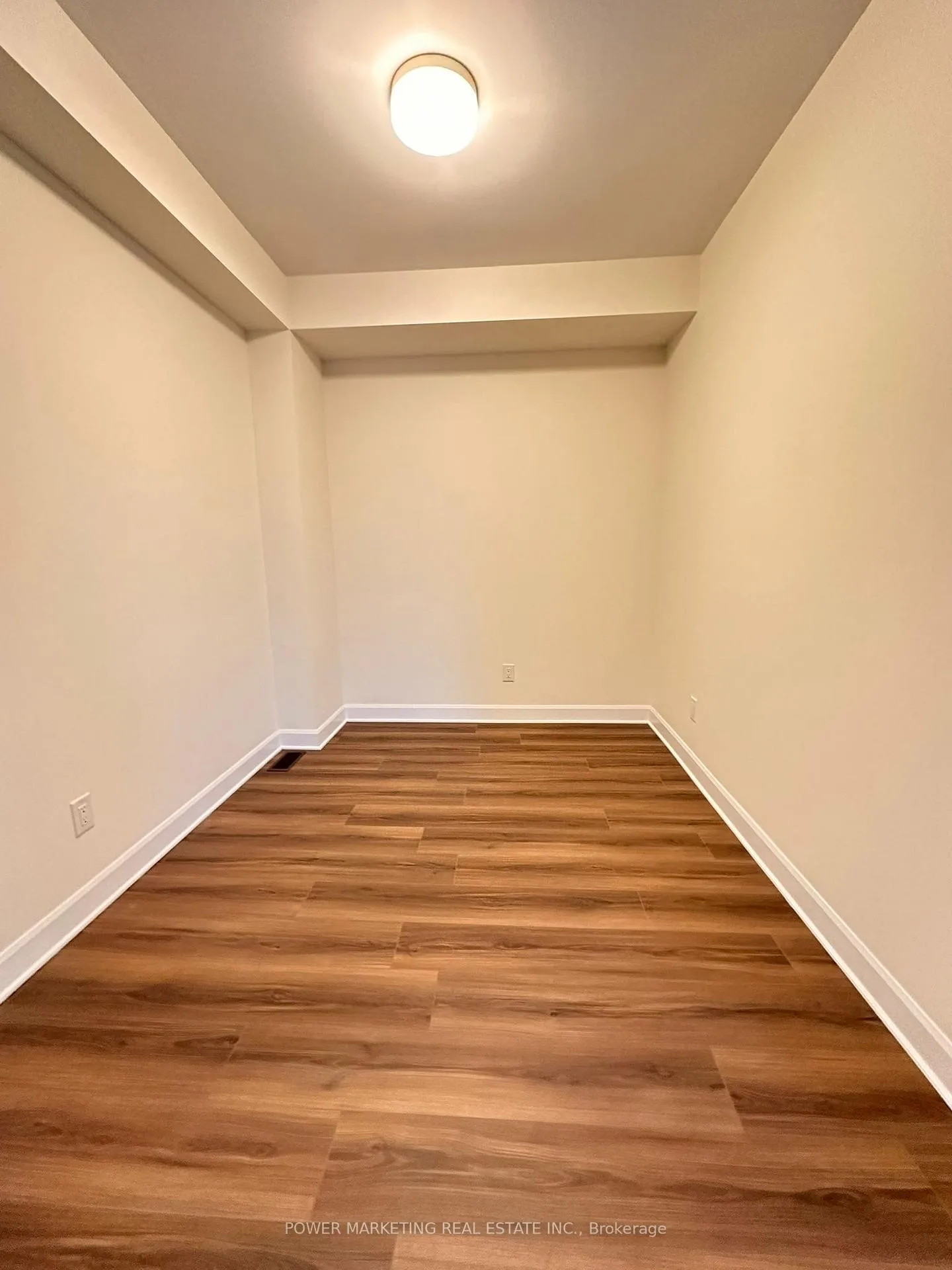 Photo 10 of 1028 Ventus Way, Ottawa, Chapel Hill South - Orleans Village — HOMEH