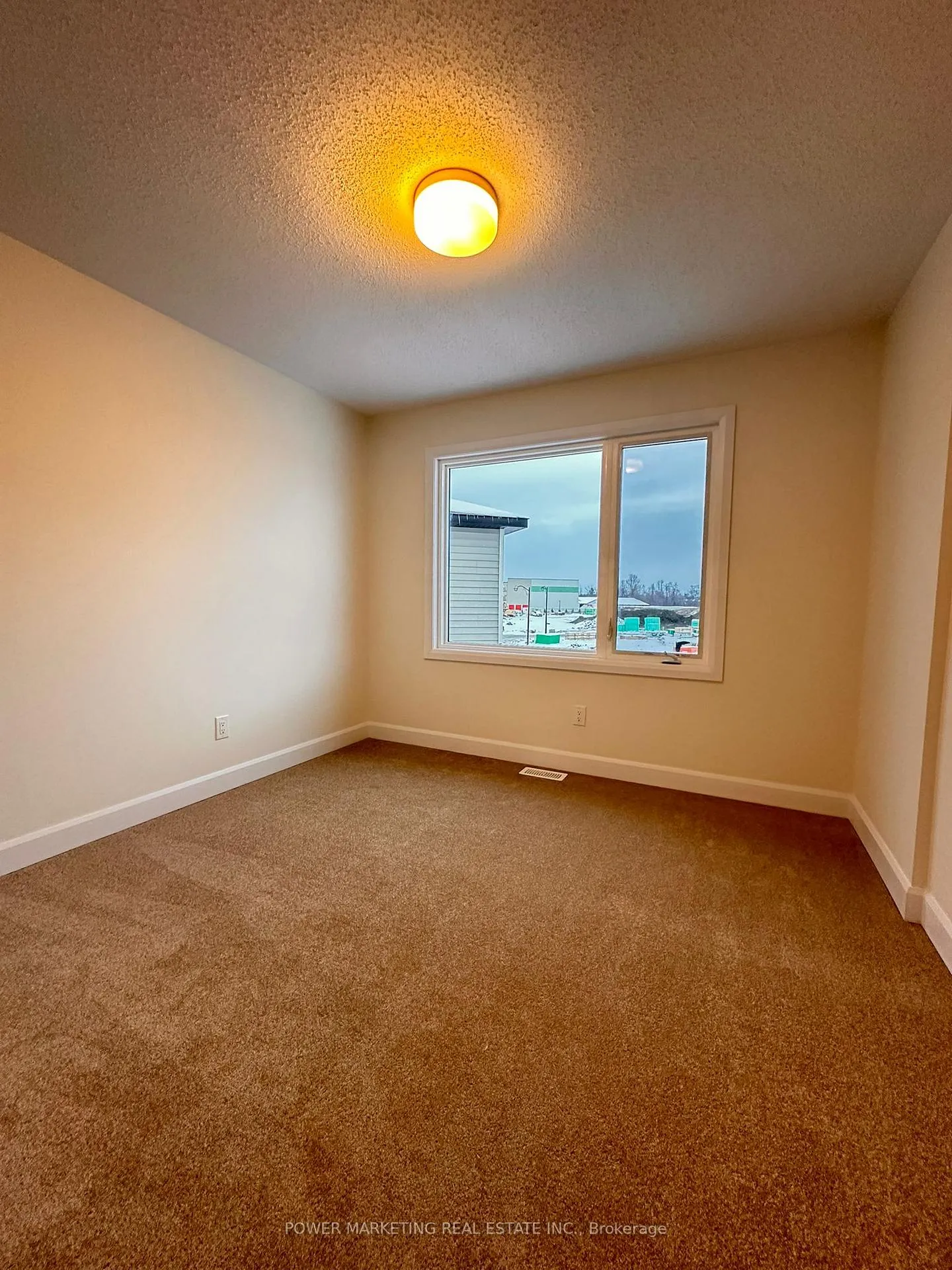 Photo 11 of 1028 Ventus Way, Ottawa, Chapel Hill South - Orleans Village — HOMEH