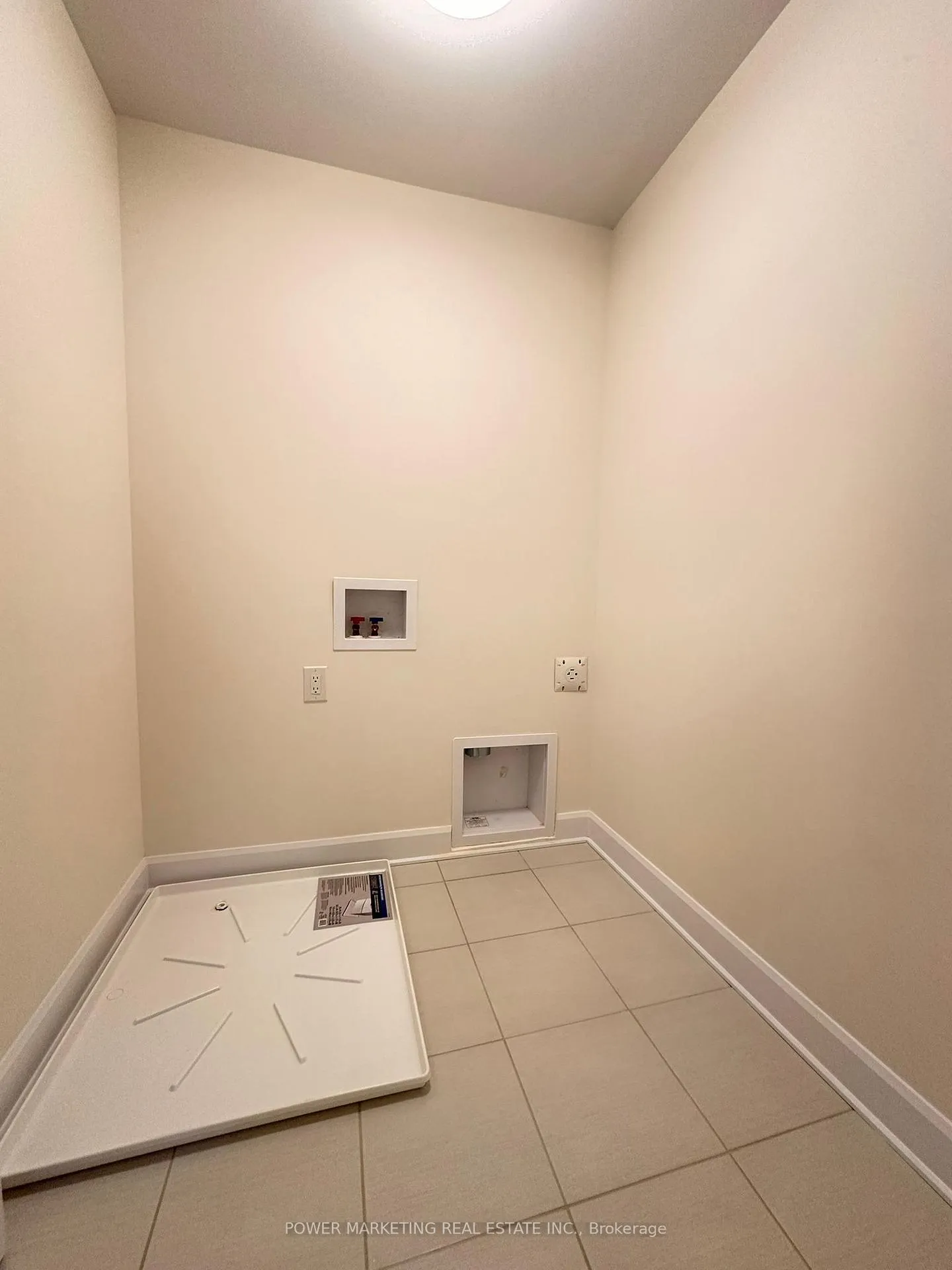 Photo 12 of 1028 Ventus Way, Ottawa, Chapel Hill South - Orleans Village — HOMEH
