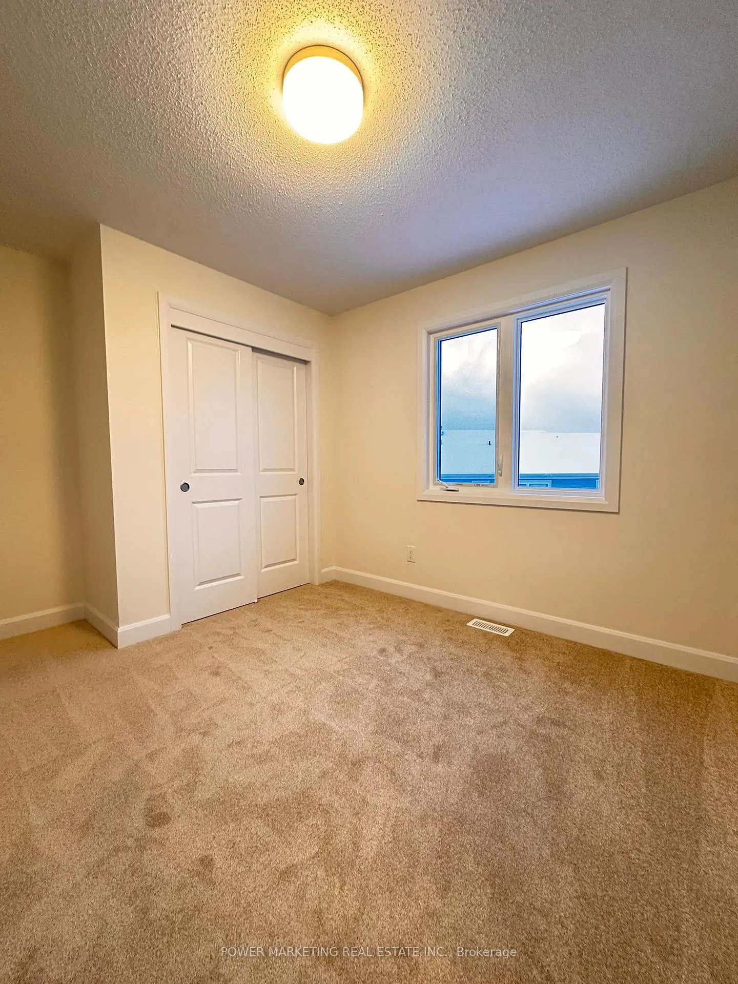 Photo 14 of 1028 Ventus Way, Ottawa, Chapel Hill South - Orleans Village — HOMEH
