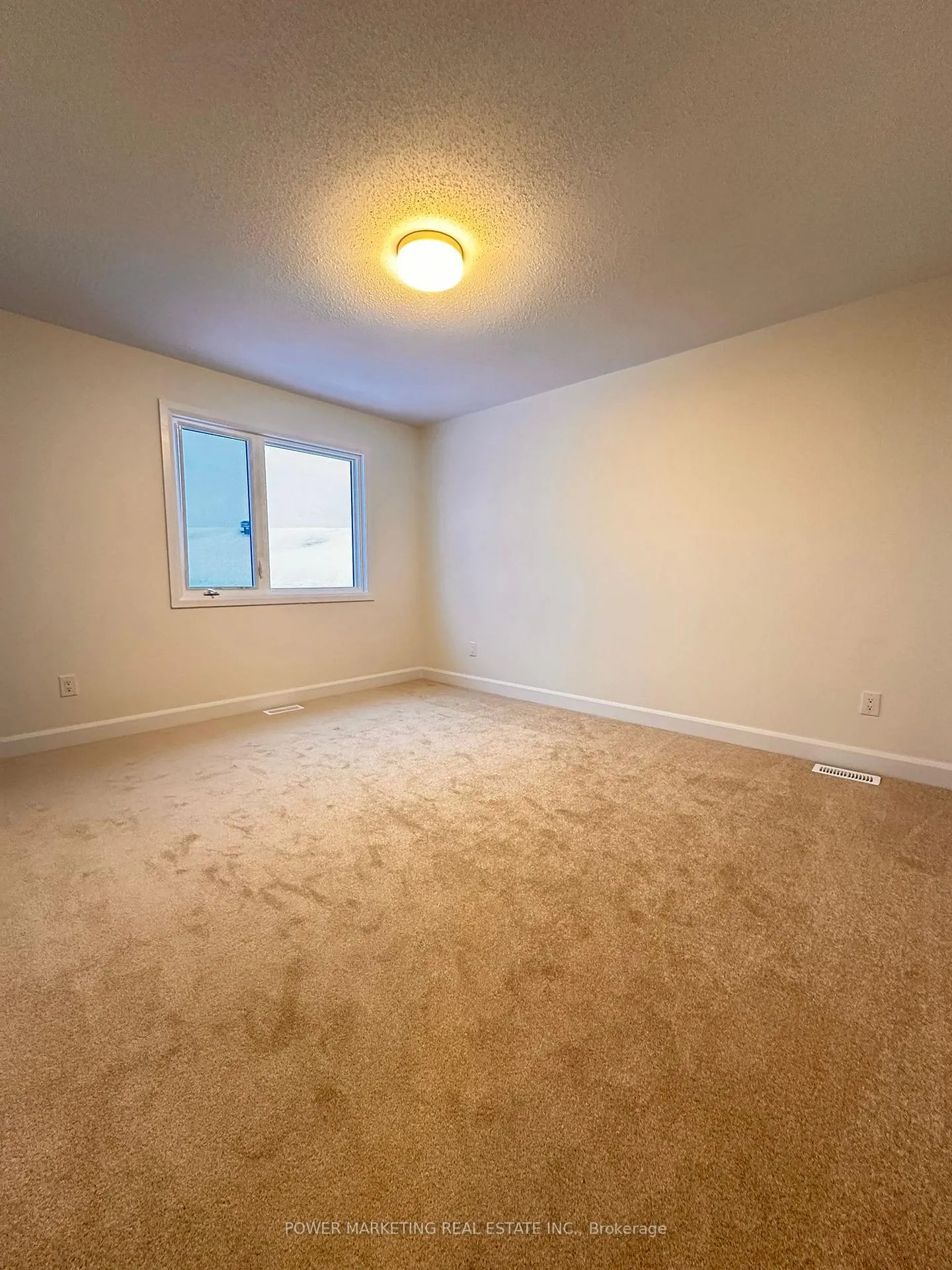 Photo 17 of 1028 Ventus Way, Ottawa, Chapel Hill South - Orleans Village — HOMEH