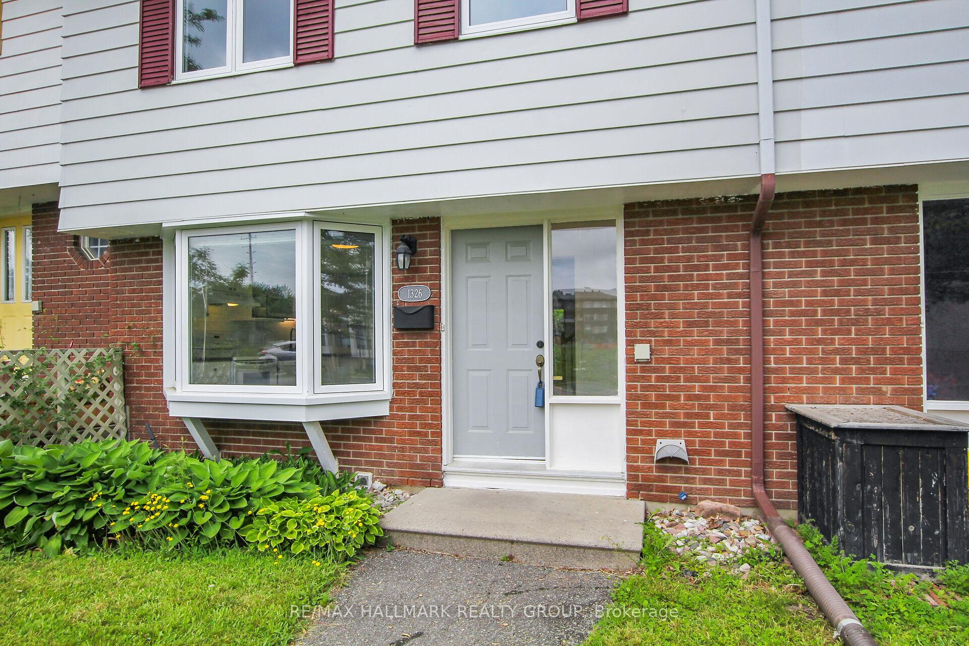 Photo 2 of 1326 Morrison Drive, Ottawa, Redwood Park — HOMEH
