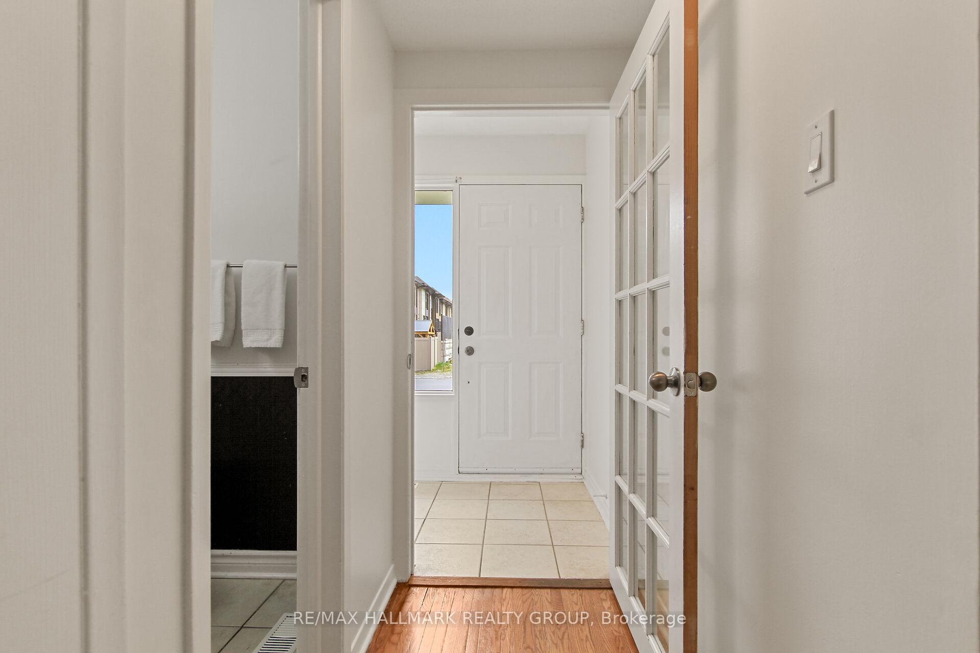 Photo 3 of 1326 Morrison Drive, Ottawa, Redwood Park — HOMEH