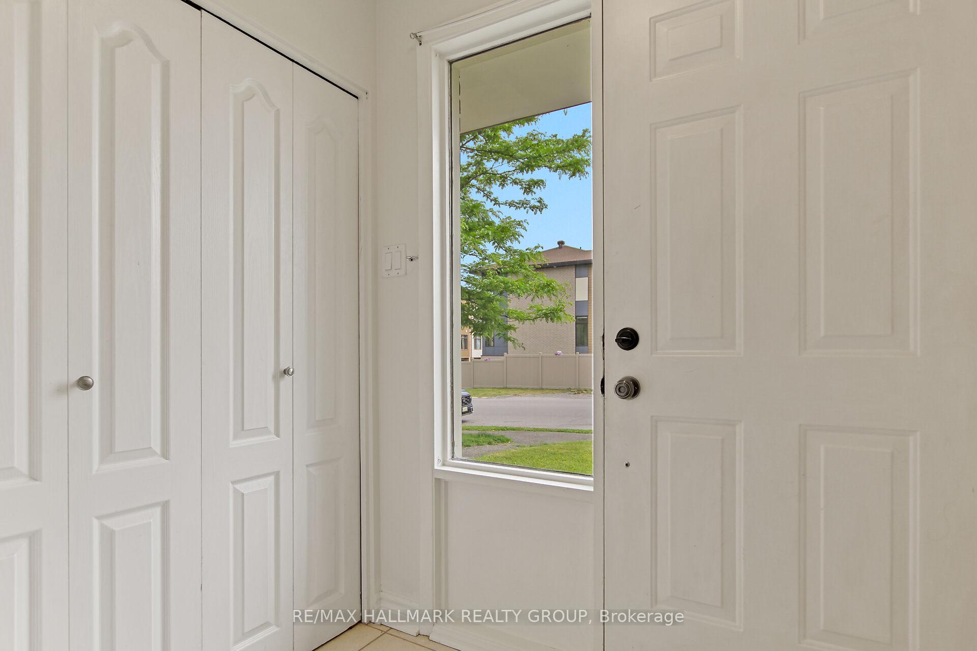 Photo 4 of 1326 Morrison Drive, Ottawa, Redwood Park — HOMEH