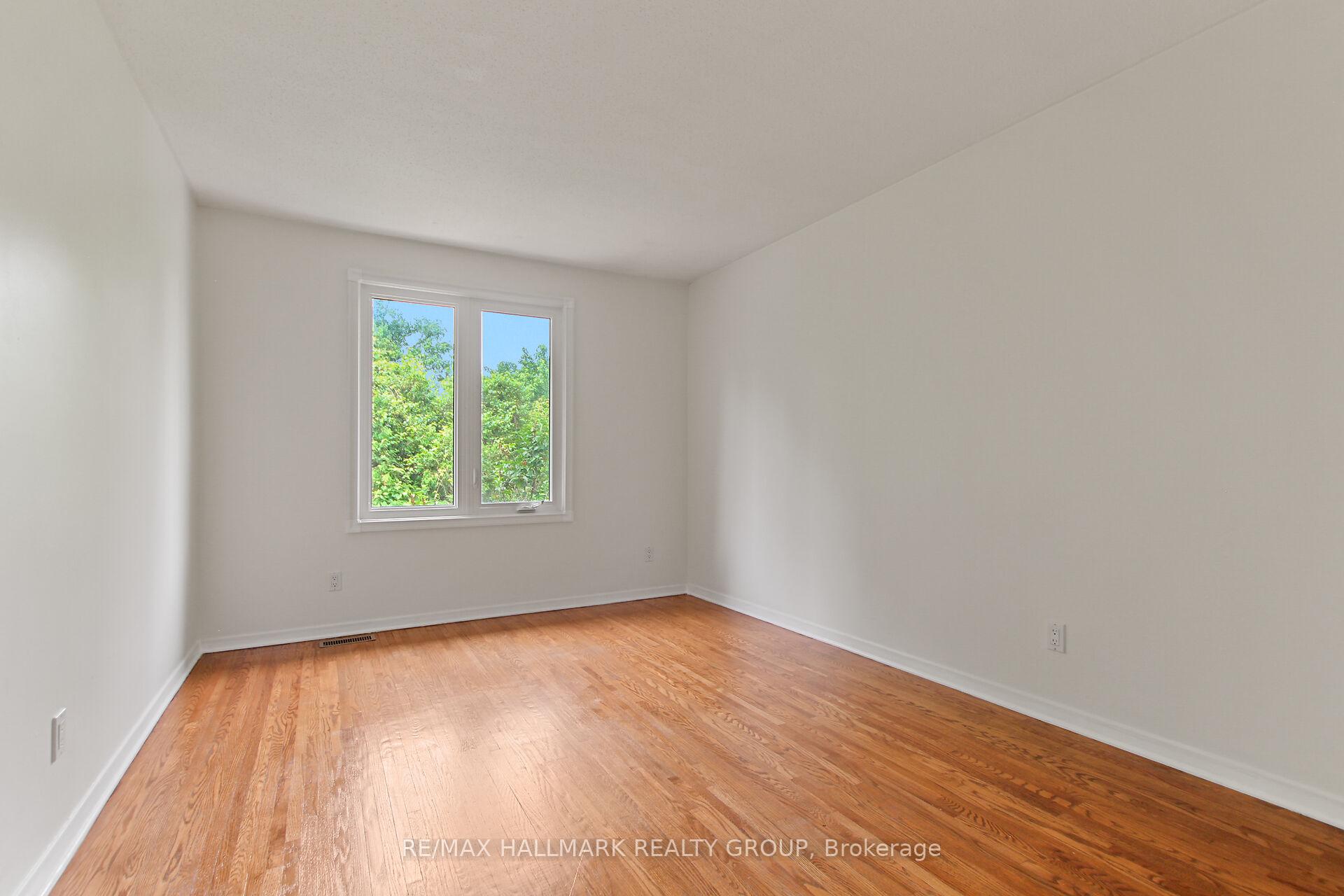 Photo 31 of 1326 Morrison Drive, Ottawa, Redwood Park — HOMEH